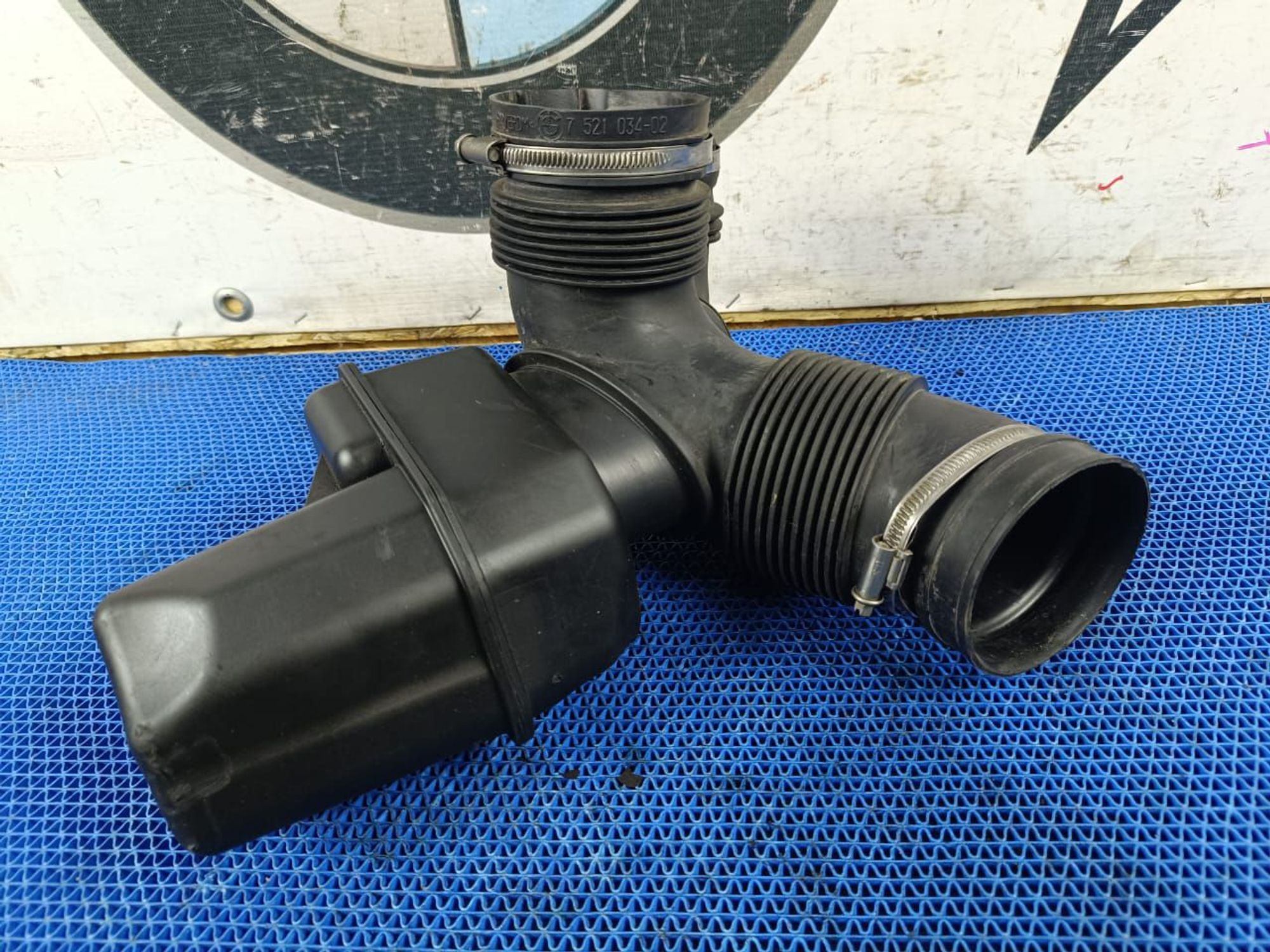 https://ycs.partsauto.market/partsauto-images/thmbs/userImages/72ad5fba4727bffbc6ea9a8c61494201/part/0b223a42-6a7c-480c-a465-cdb164c634bb_1720086726264.jpg