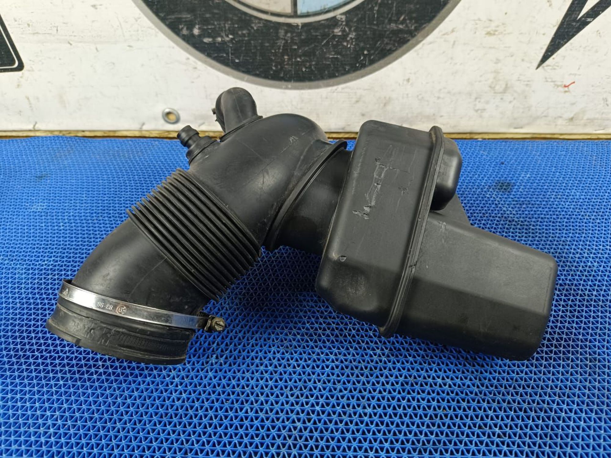 https://ycs.partsauto.market/partsauto-images/thmbs/userImages/72ad5fba4727bffbc6ea9a8c61494201/part/0ce0c89a-0b3b-45ce-9228-f73c69c863a4_1720086725987.jpg