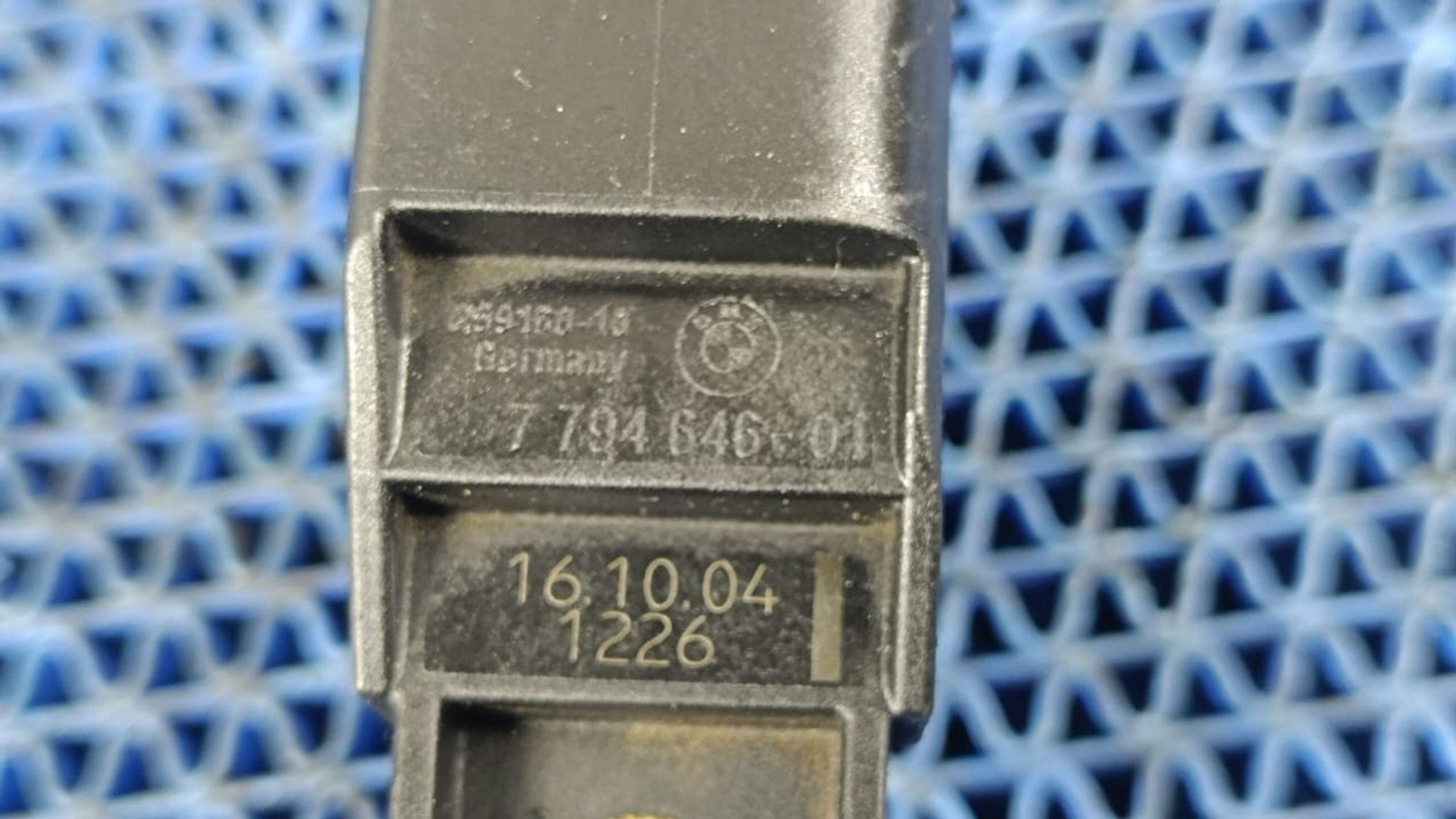https://ycs.partsauto.market/partsauto-images/thmbs/userImages/72ad5fba4727bffbc6ea9a8c61494201/part/1532f937-d387-4c8c-961a-28936efea1f9_1745393546794.jpg