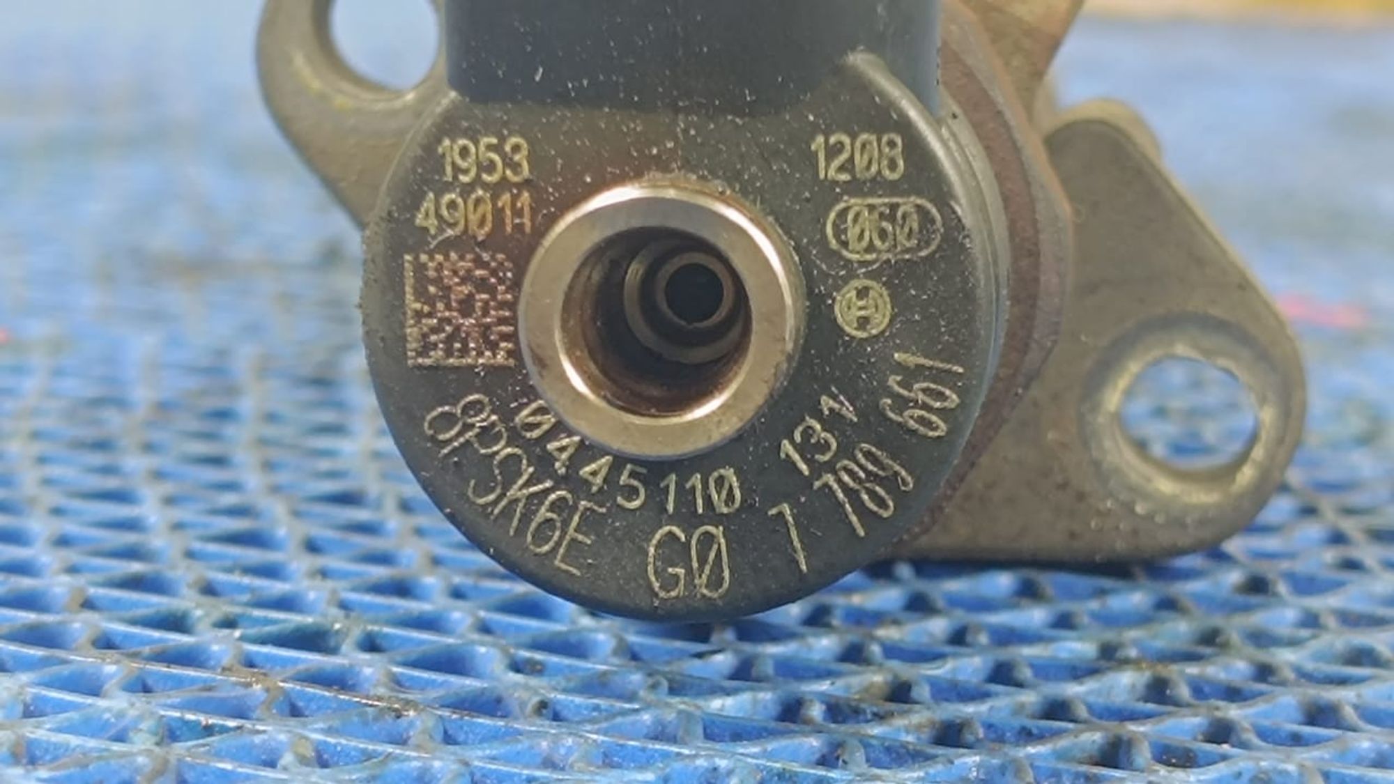 https://ycs.partsauto.market/partsauto-images/thmbs/userImages/72ad5fba4727bffbc6ea9a8c61494201/part/2b071cf0-b176-4ee5-a320-70a35241c46e_1745229628061.jpg