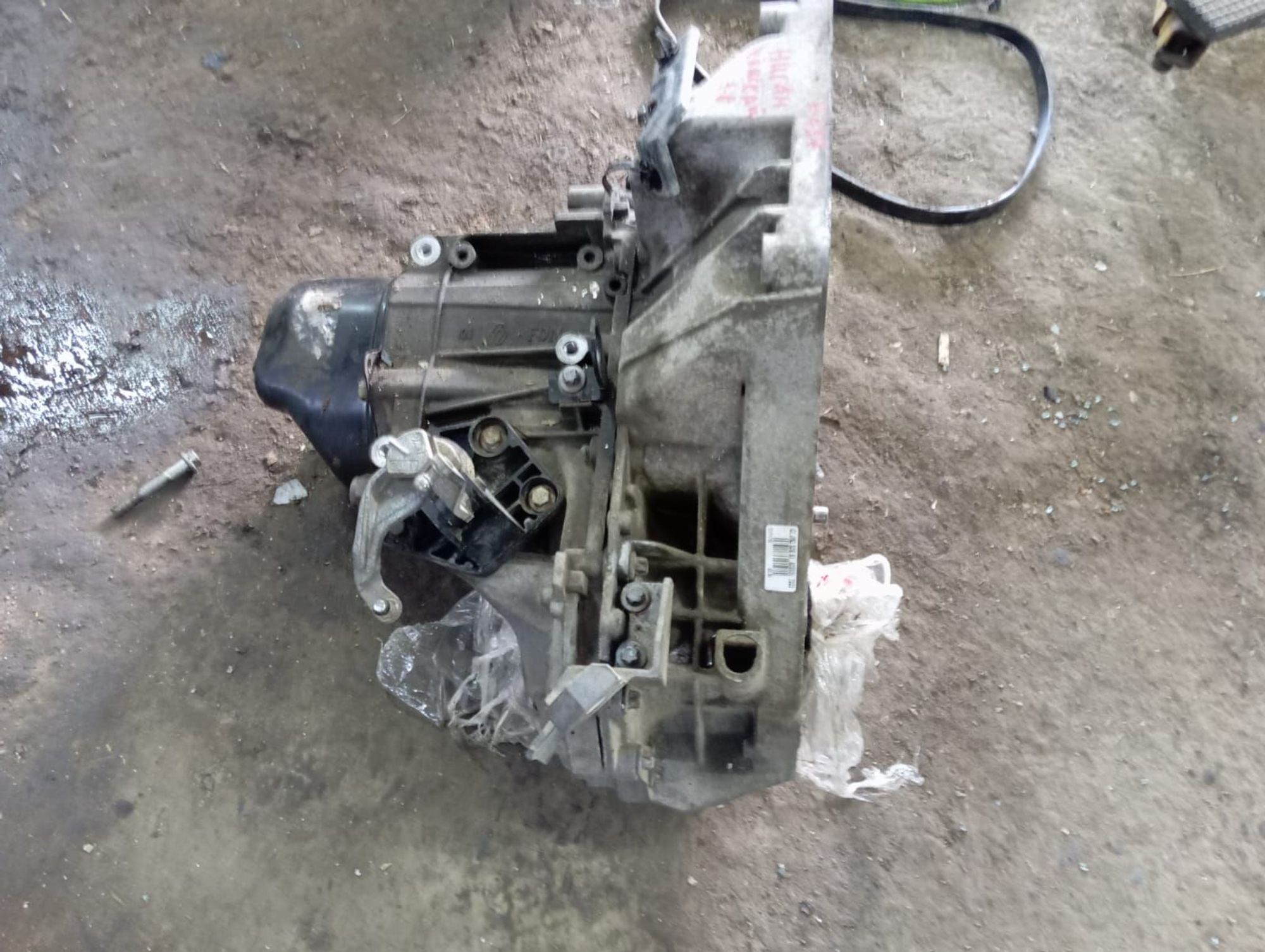 https://ycs.partsauto.market/partsauto-images/thmbs/userImages/72ad5fba4727bffbc6ea9a8c61494201/part/745185ff-690d-47e1-a827-0c93a120fed4_1710241963820.jpg