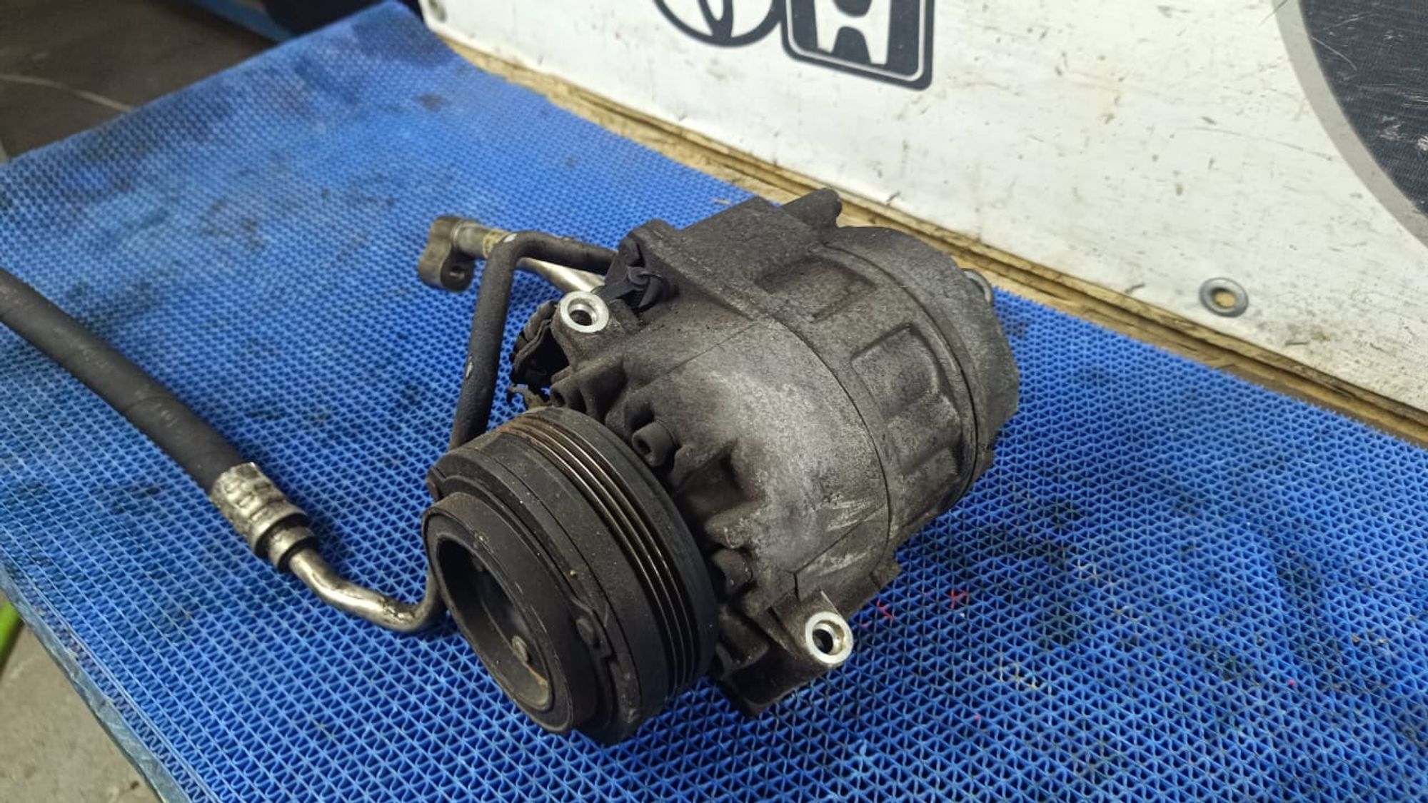 https://ycs.partsauto.market/partsauto-images/thmbs/userImages/72ad5fba4727bffbc6ea9a8c61494201/part/7bda475a-ccaf-4718-9a8d-20a8304019b7_1745229911462.jpg