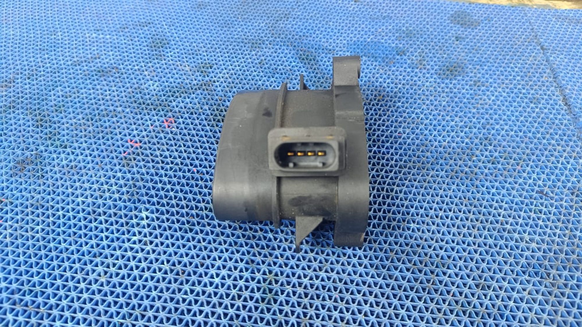 https://ycs.partsauto.market/partsauto-images/thmbs/userImages/72ad5fba4727bffbc6ea9a8c61494201/part/8bea4fa4-fed6-48cb-95c3-9cd1fb750dff_1745229081086.jpg
