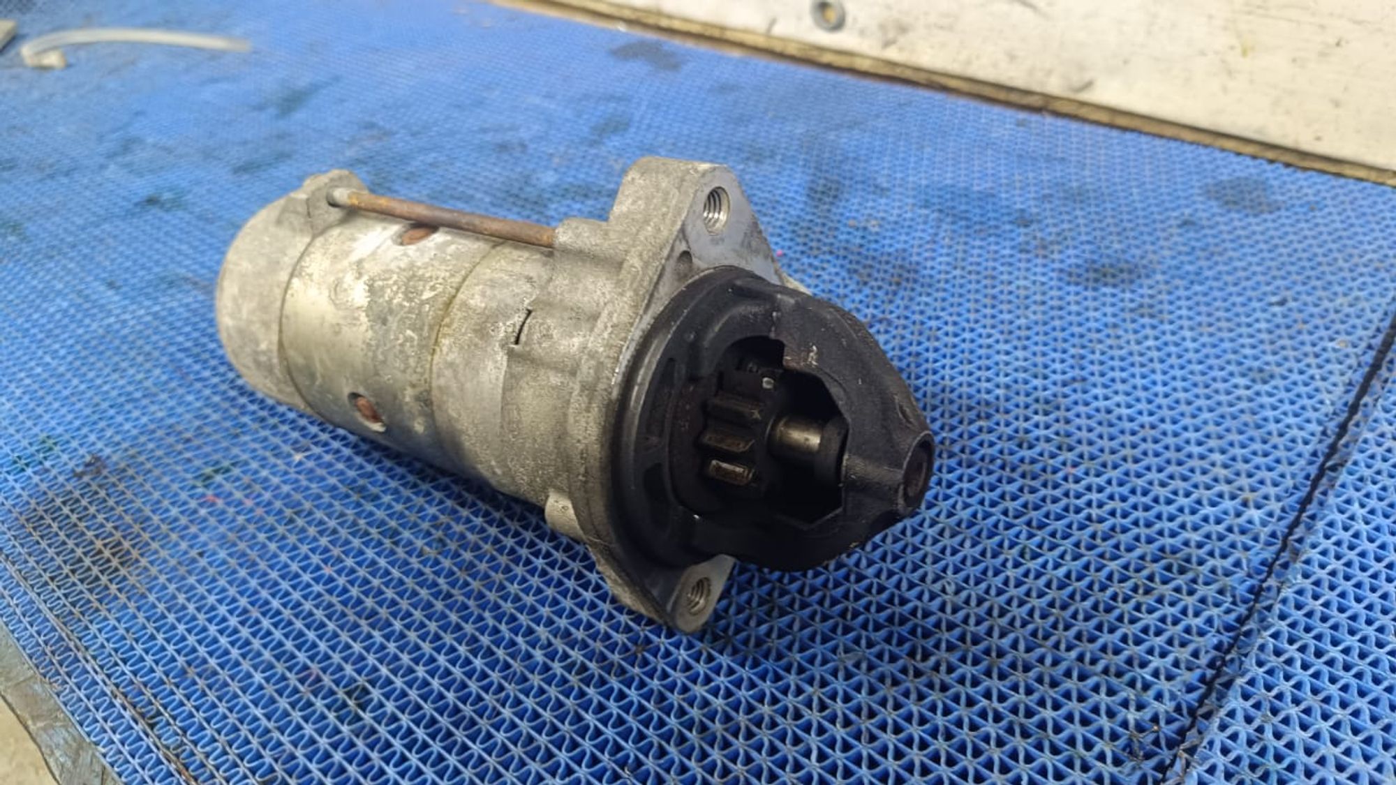 https://ycs.partsauto.market/partsauto-images/thmbs/userImages/72ad5fba4727bffbc6ea9a8c61494201/part/ad365715-693b-4058-ac3b-47eb0e27a7a0_1745229440819.jpg