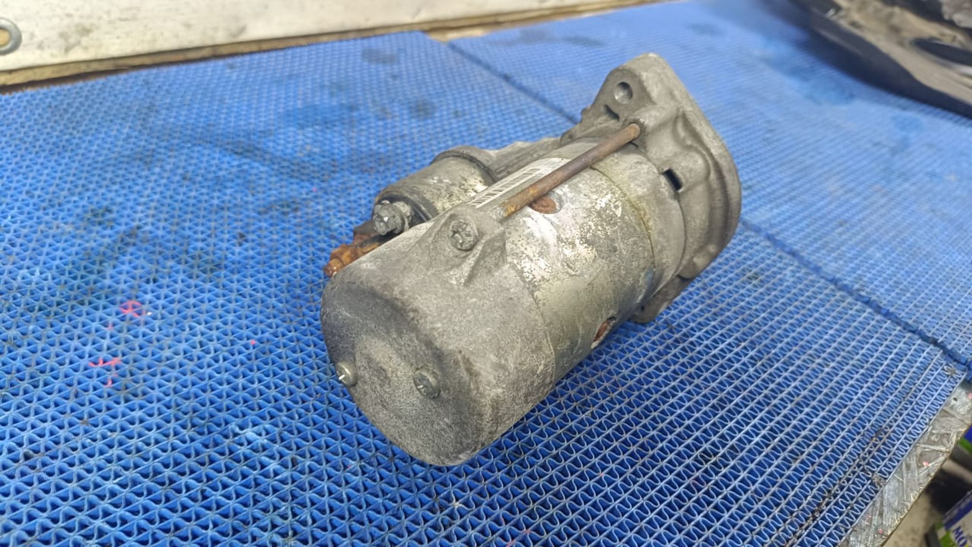 https://ycs.partsauto.market/partsauto-images/thmbs/userImages/72ad5fba4727bffbc6ea9a8c61494201/part/b827c1c5-6873-4586-8aa3-02995d00405f_1745229437977.jpg