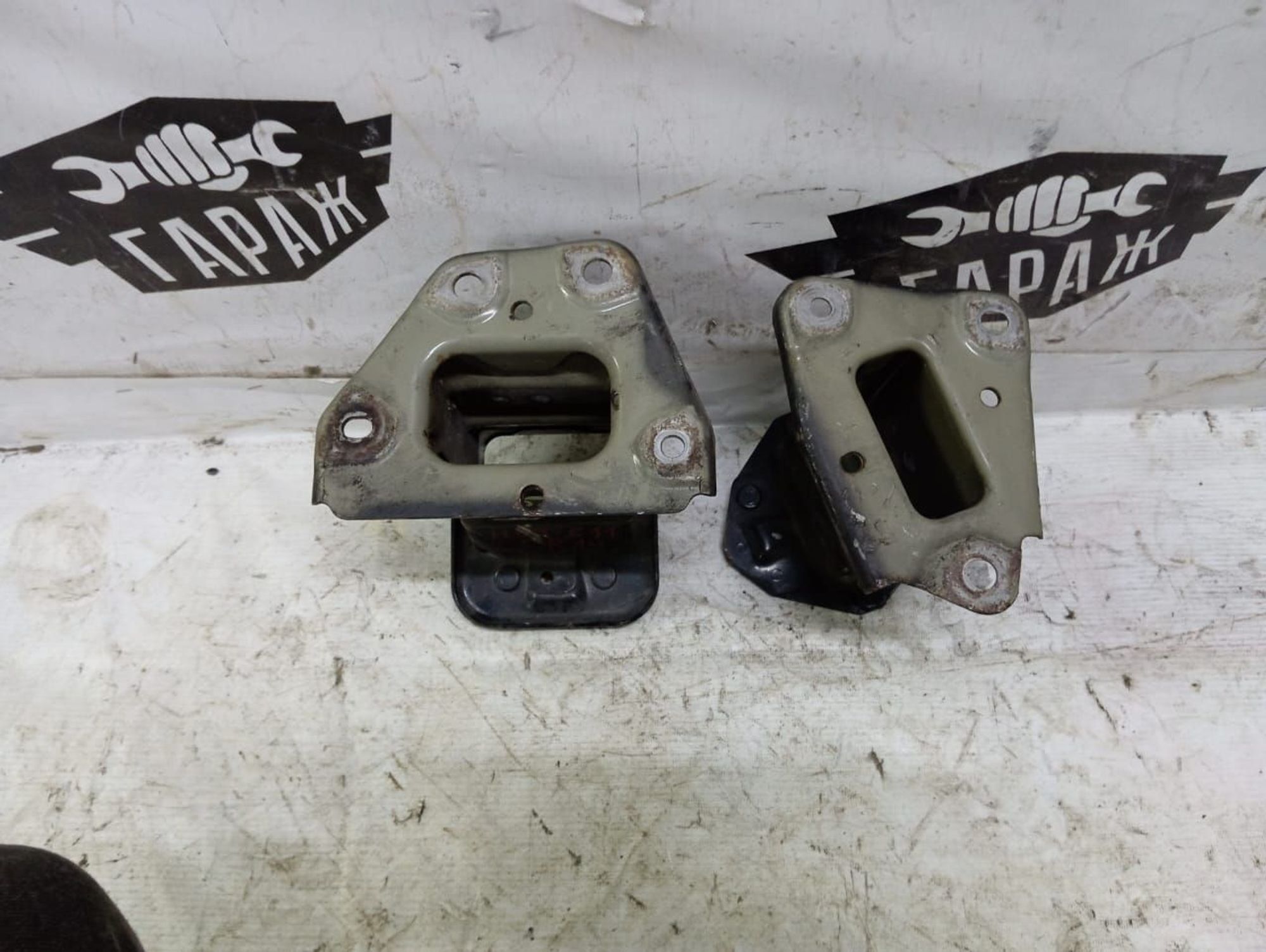 https://ycs.partsauto.market/partsauto-images/thmbs/userImages/72ad5fba4727bffbc6ea9a8c61494201/part/c8562b96-20ad-4600-b632-f308b27c83eb_1707641678033.jpg