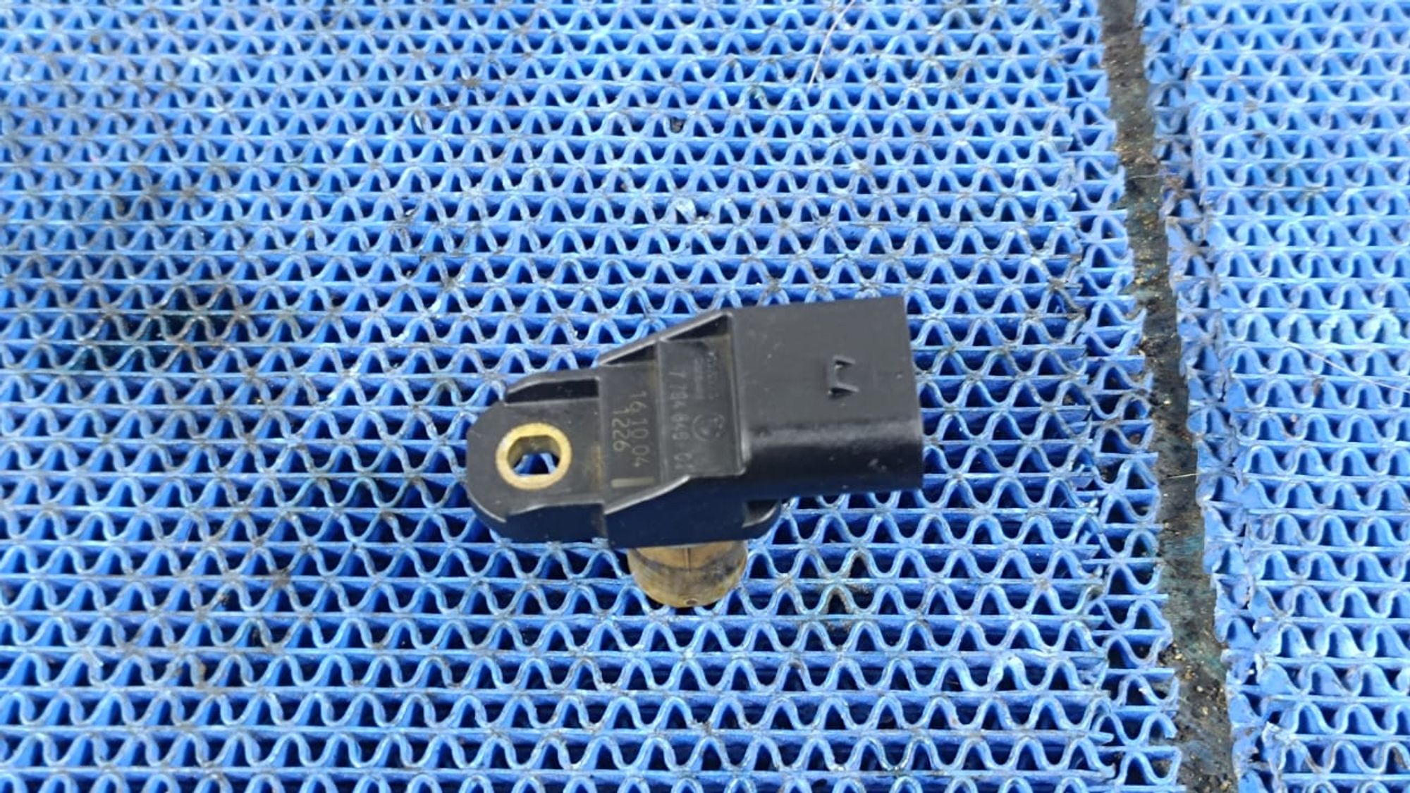 https://ycs.partsauto.market/partsauto-images/thmbs/userImages/72ad5fba4727bffbc6ea9a8c61494201/part/dcb0e55c-2a2b-4a39-a9df-3167a97c4d1c_1745393540710.jpg