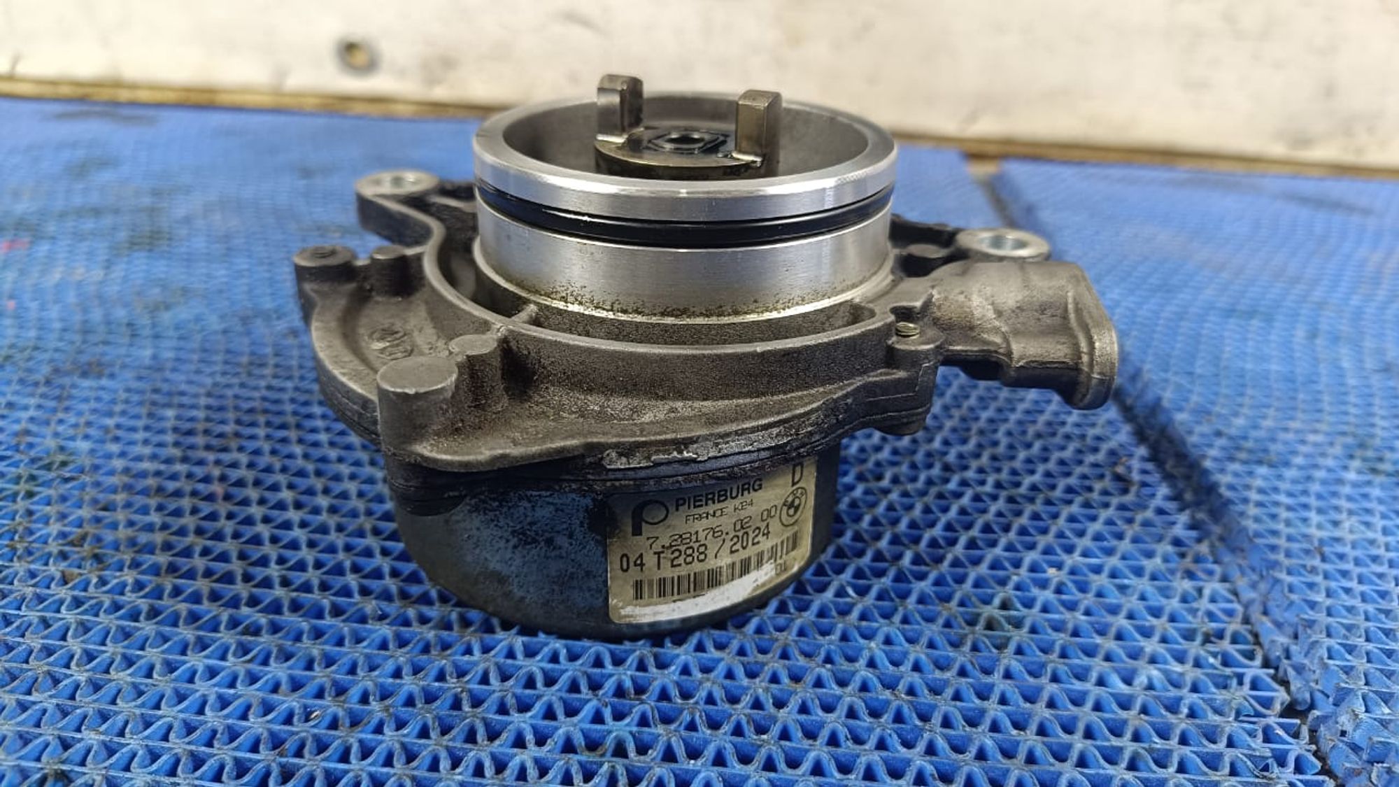 https://ycs.partsauto.market/partsauto-images/thmbs/userImages/72ad5fba4727bffbc6ea9a8c61494201/part/e7af79cf-ad36-4411-b3d6-dba30d153077_1745243361642.jpg