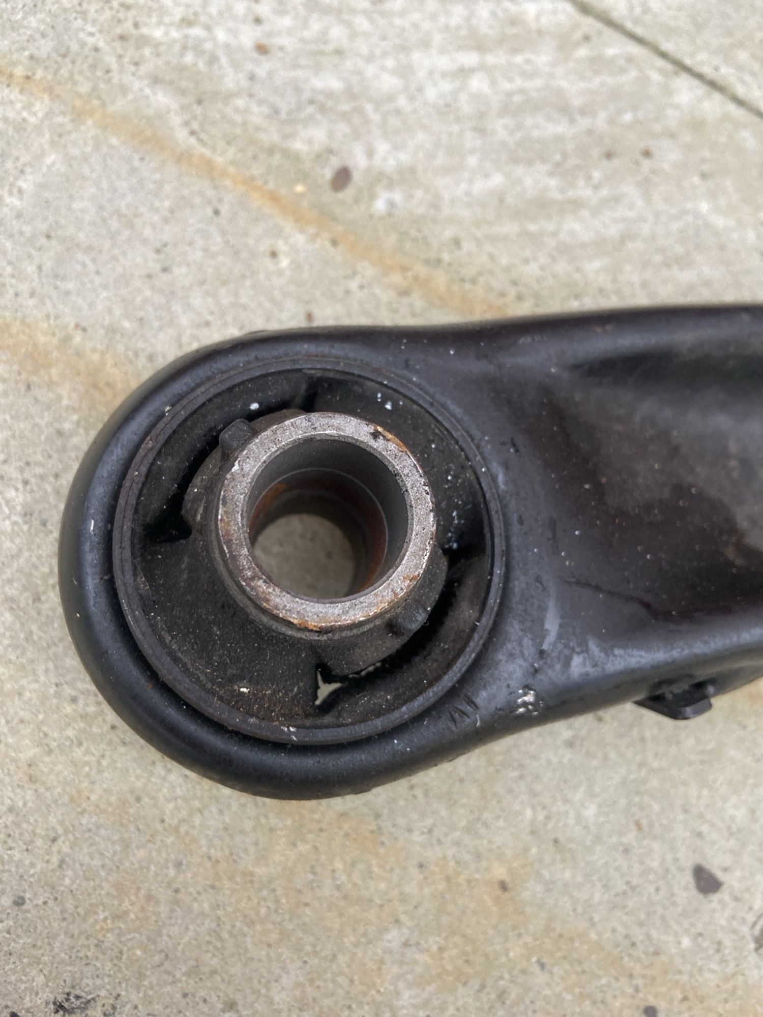 https://ycs.partsauto.market/partsauto-images/thmbs/userImages/740214793e290491788037994f11799a/part/0c2a3778-5cec-4a32-b321-445b339a6871_1727764188089.jpg