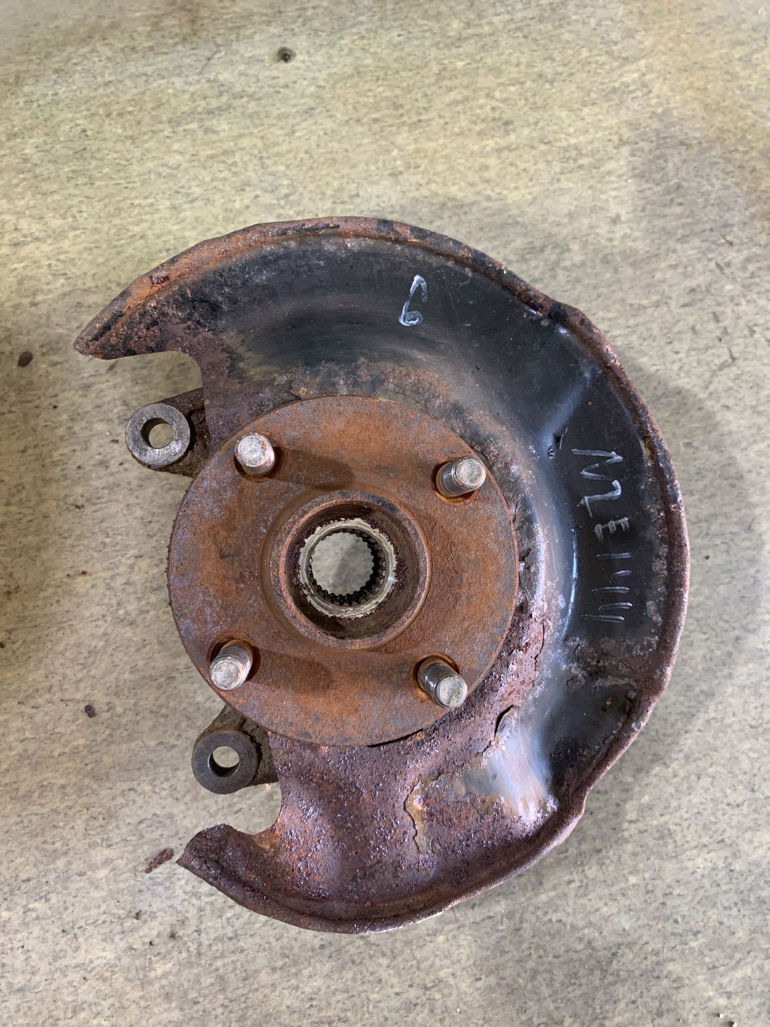 https://ycs.partsauto.market/partsauto-images/thmbs/userImages/740214793e290491788037994f11799a/part/260e017b-c974-4bfd-9f63-37bef9c88bde_1719555215877.jpg