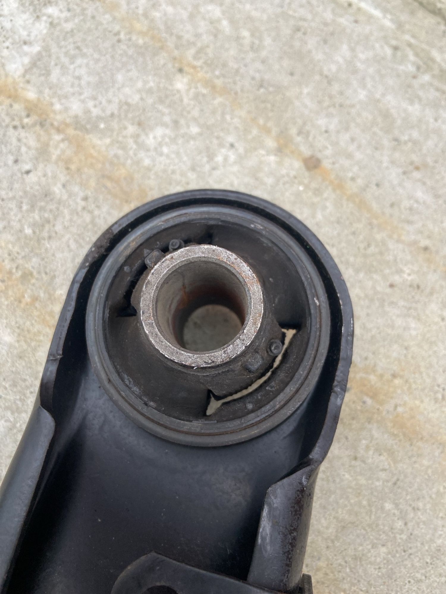 https://ycs.partsauto.market/partsauto-images/thmbs/userImages/740214793e290491788037994f11799a/part/3e36bfaa-d83f-4629-84b3-478ab4cd7190_1727764193300.jpg