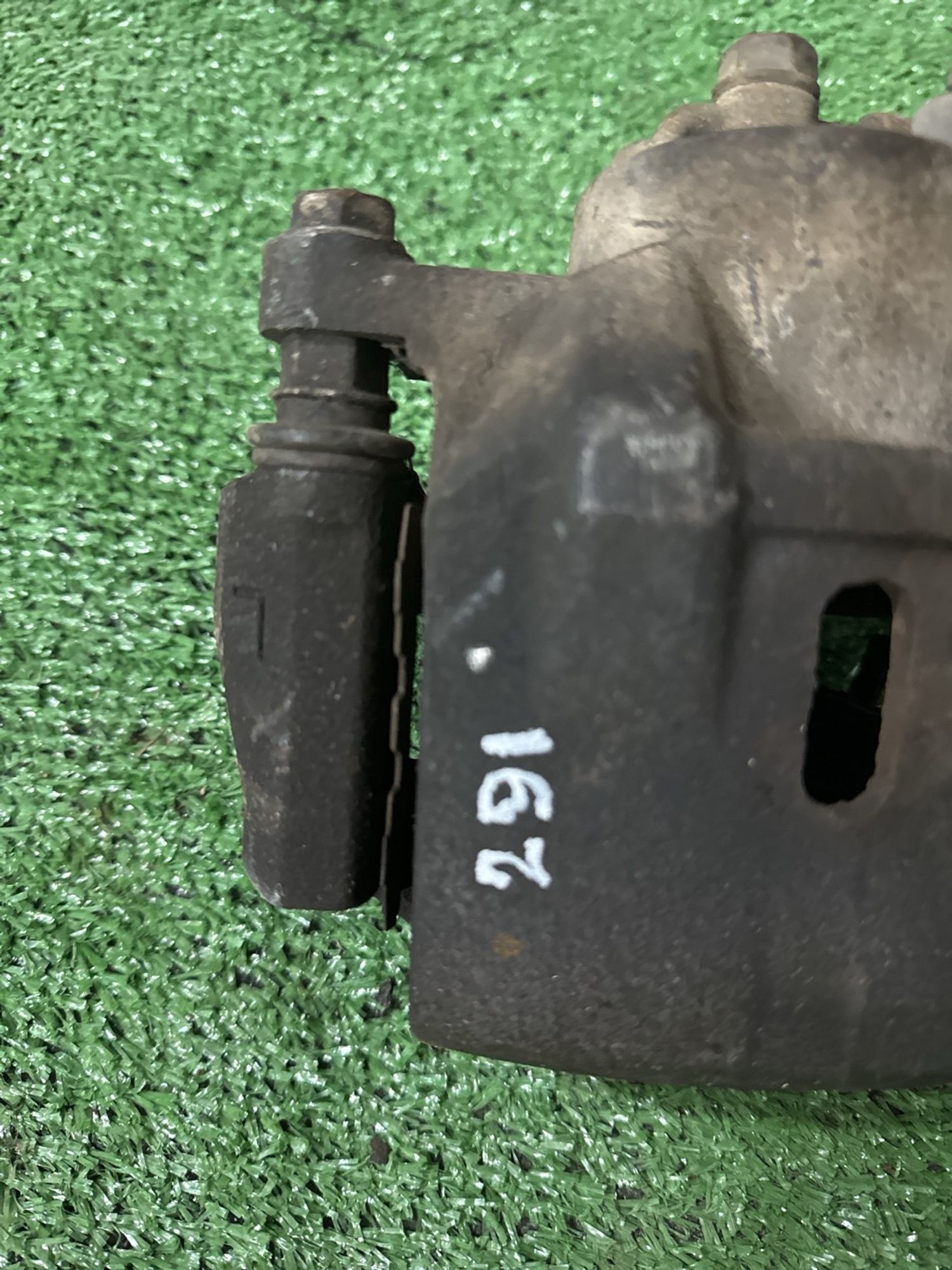 https://ycs.partsauto.market/partsauto-images/thmbs/userImages/740214793e290491788037994f11799a/part/c075e0fa-6dd2-4d64-b0ab-f3cd90b9248e_1732579136031.jpg