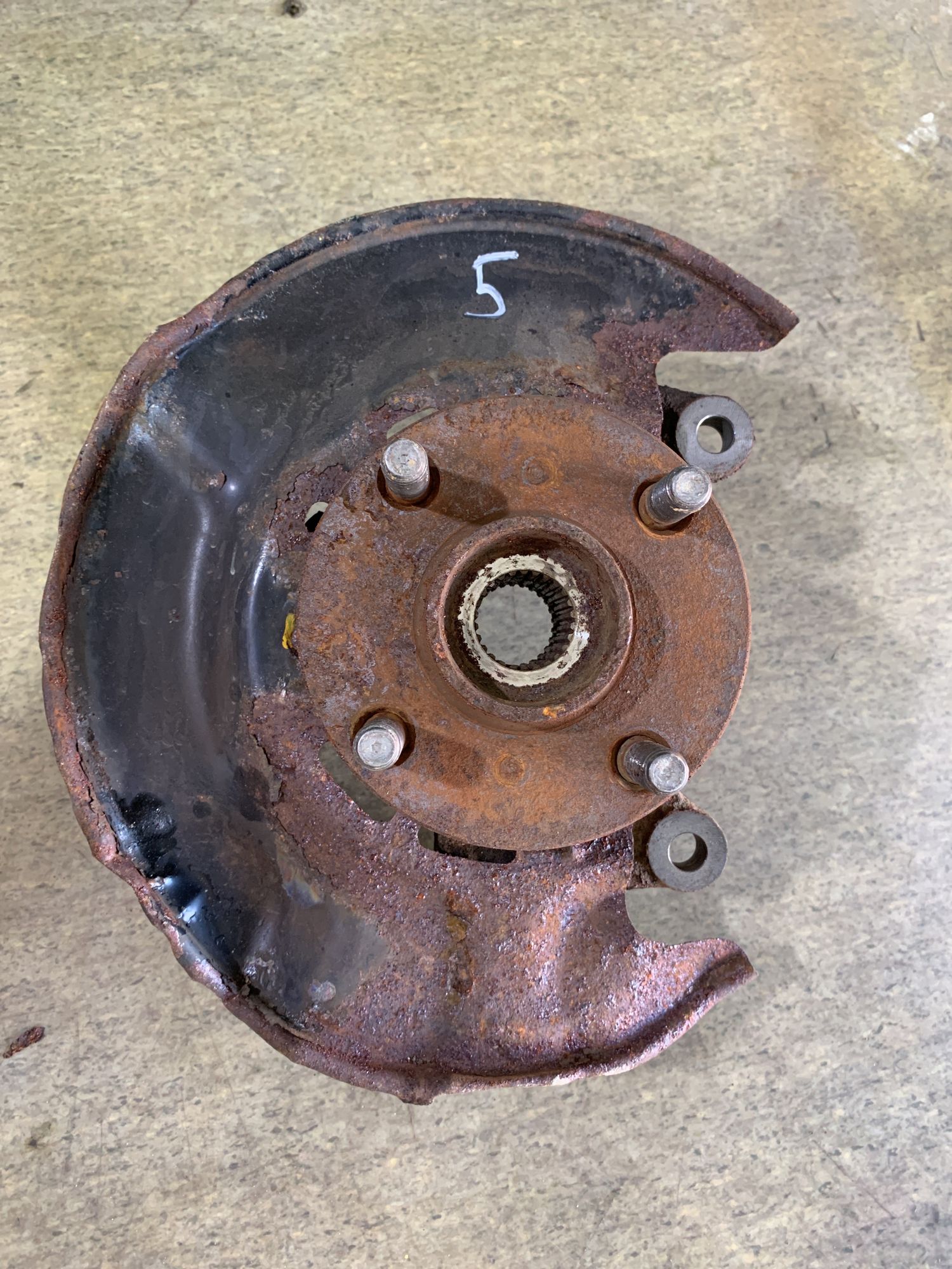 https://ycs.partsauto.market/partsauto-images/thmbs/userImages/740214793e290491788037994f11799a/part/c300834d-c83b-46cb-8798-4a451295982b_1719555041439.jpg