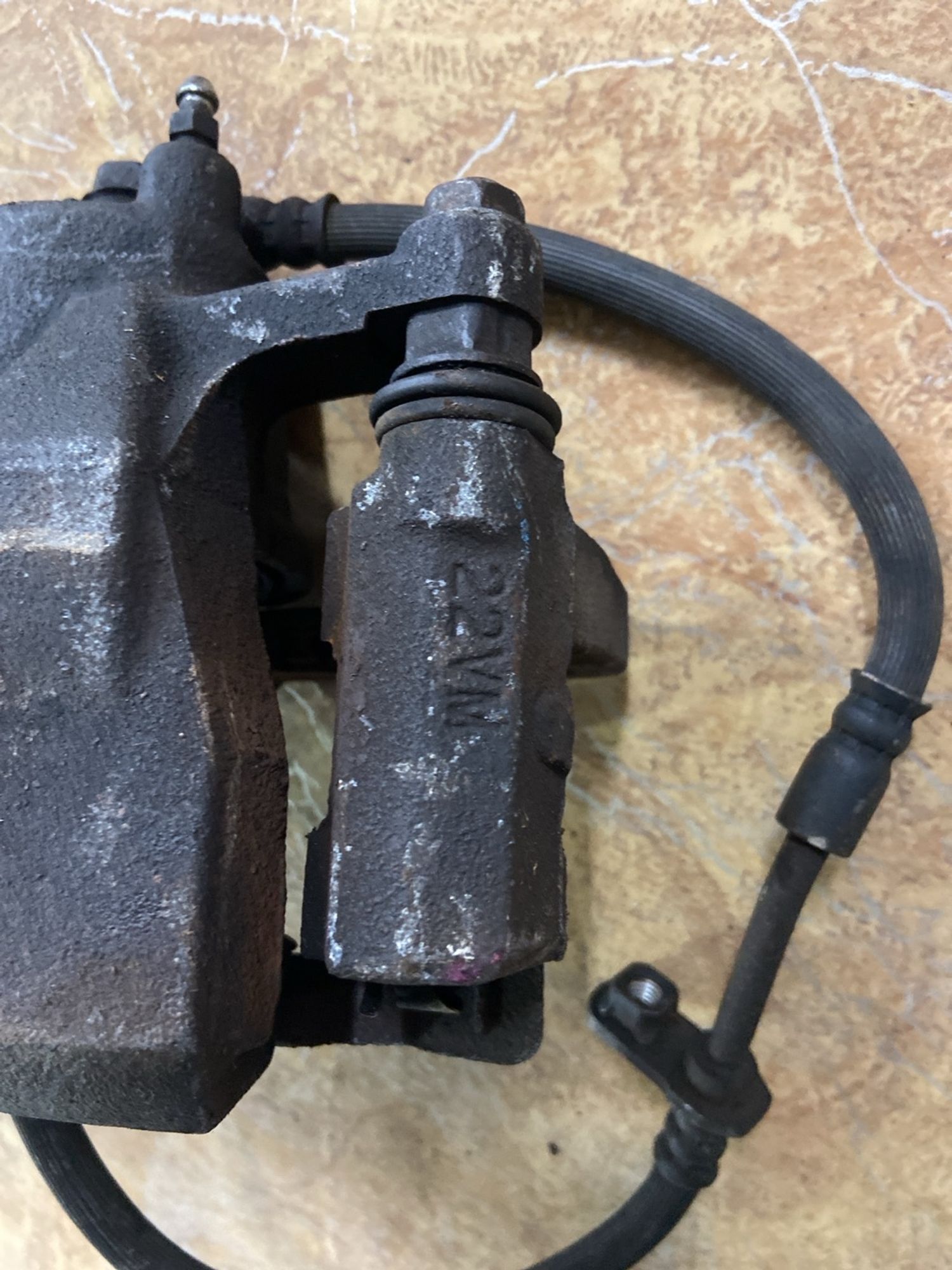 https://ycs.partsauto.market/partsauto-images/thmbs/userImages/740214793e290491788037994f11799a/part/cc40fff6-8531-4fde-a2ad-2c5feef929b7_1731103520948.jpg