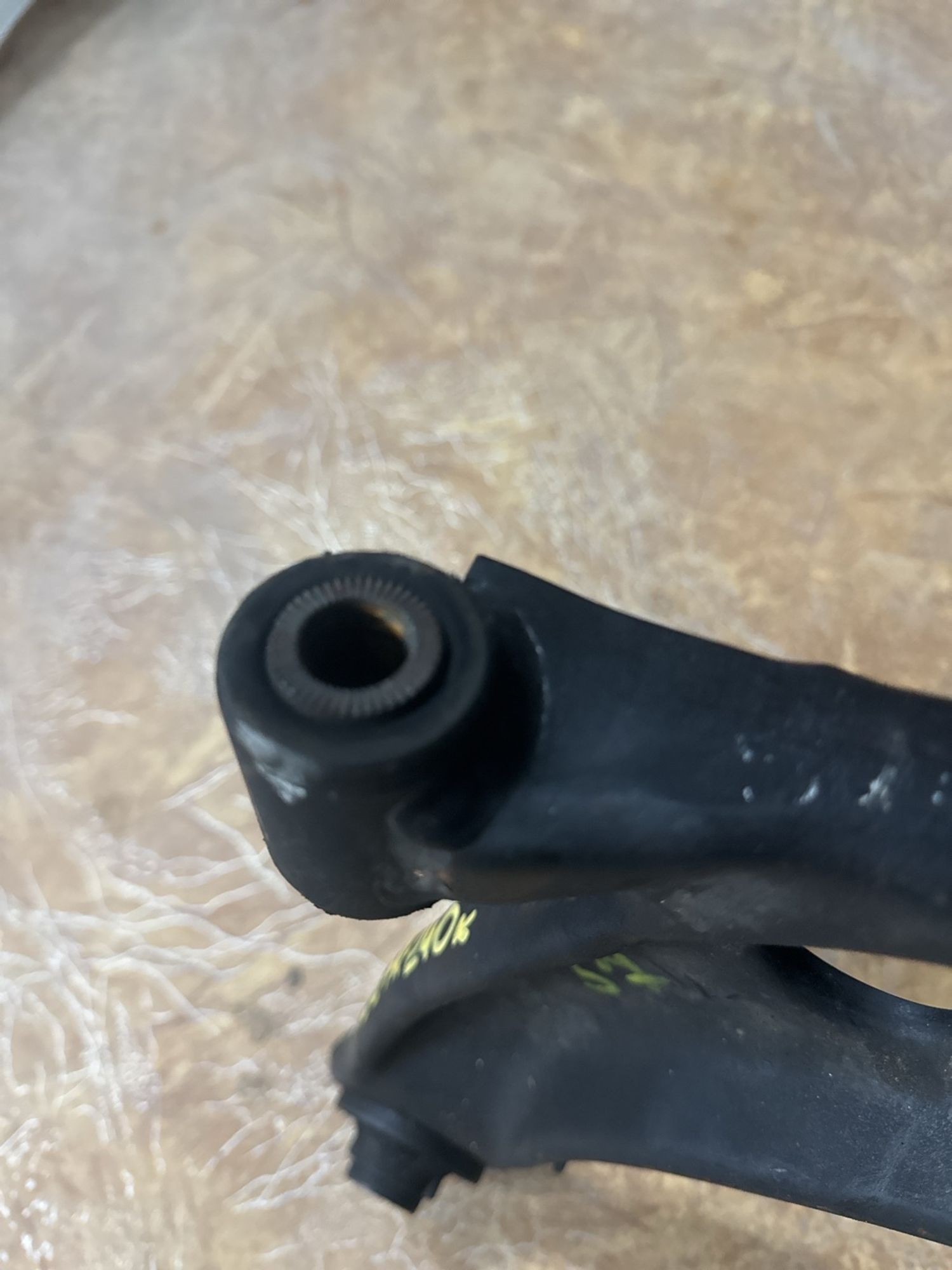 https://ycs.partsauto.market/partsauto-images/thmbs/userImages/740214793e290491788037994f11799a/part/f1e69881-4d23-4eb2-9e47-a00c5b67047d_1731711250879.jpg