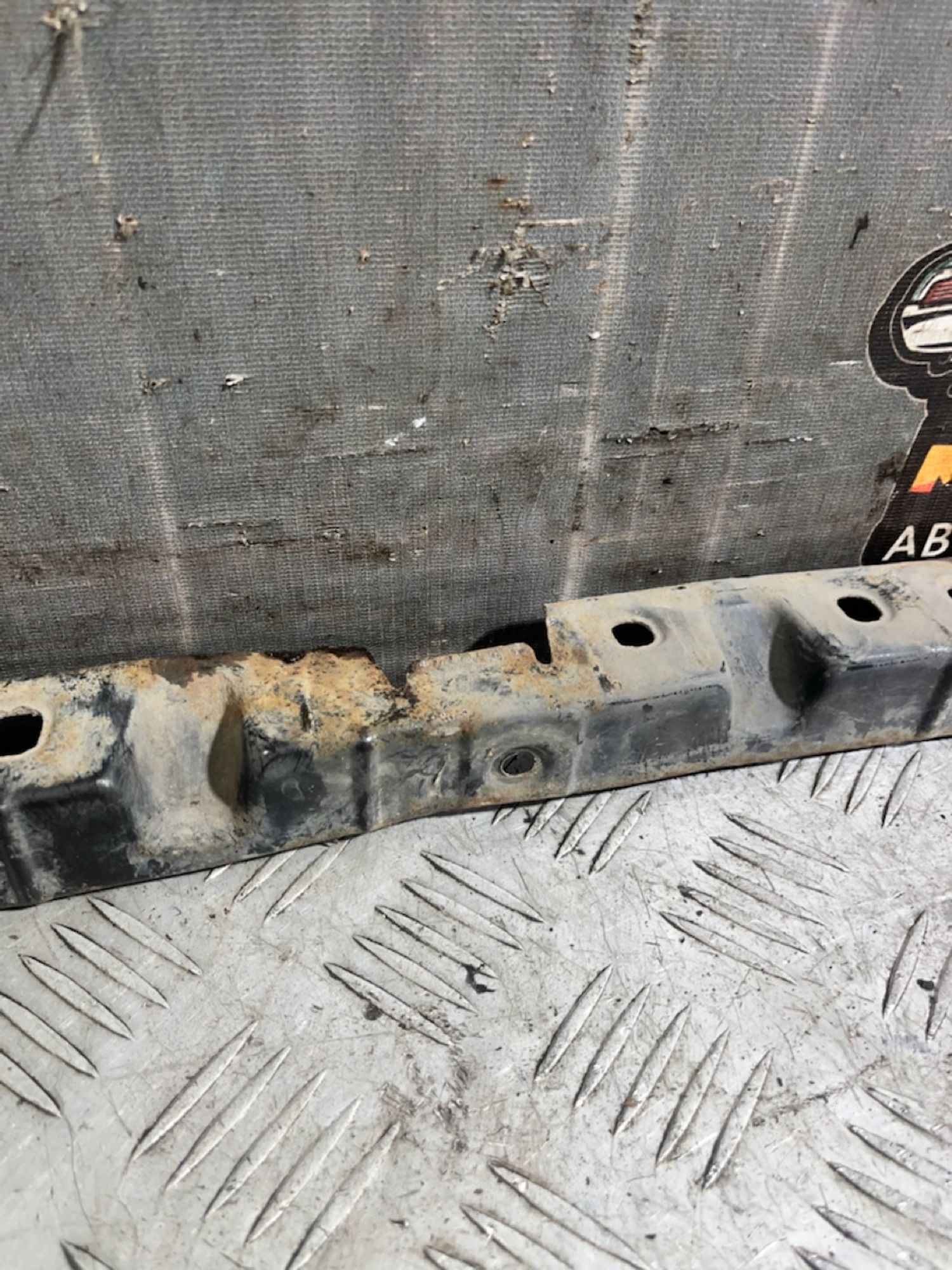 https://ycs.partsauto.market/partsauto-images/thmbs/userImages/7493bedda53ffbba18042670cc6fed05/part/003bf773-c9a6-44d8-9dc4-35c089380a12_1728990278339.jpg