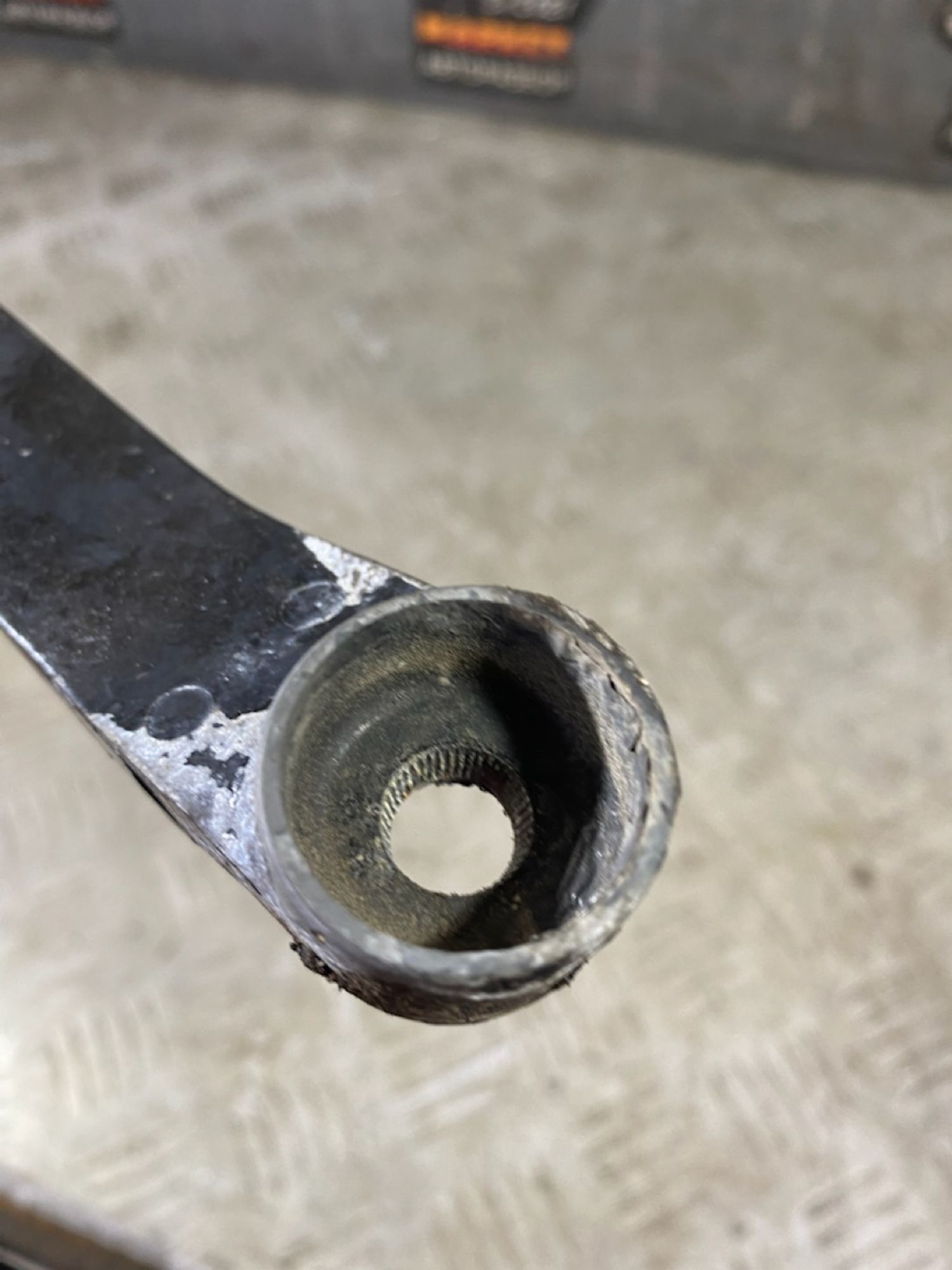 https://ycs.partsauto.market/partsauto-images/thmbs/userImages/7493bedda53ffbba18042670cc6fed05/part/011b37f8-c3aa-40c2-b52a-2b67ef191a10_1724931482044.jpg