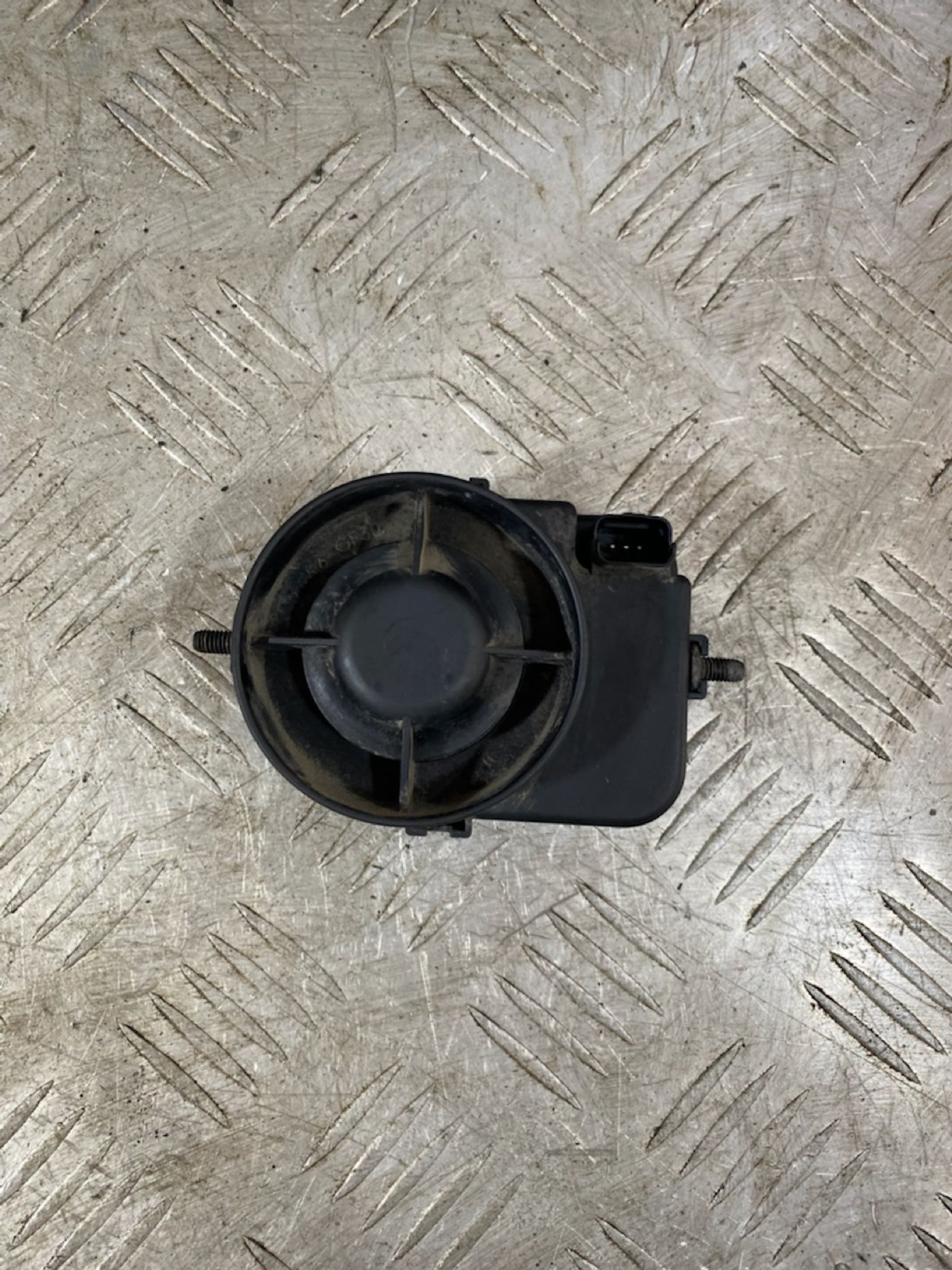 https://ycs.partsauto.market/partsauto-images/thmbs/userImages/7493bedda53ffbba18042670cc6fed05/part/01cf6b9e-a152-4aef-9953-50b71dd46aaa_1721751639274.jpg