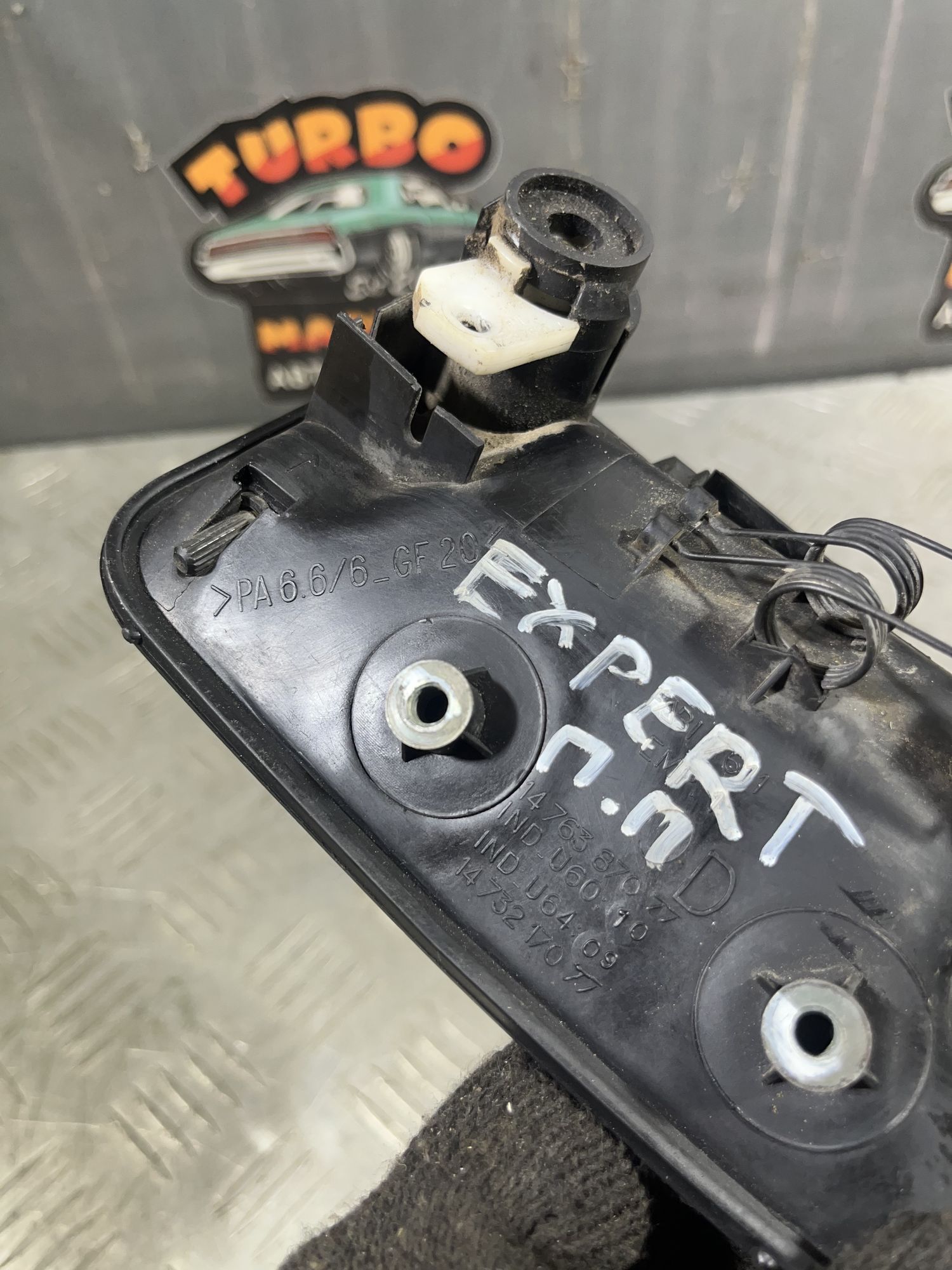 https://ycs.partsauto.market/partsauto-images/thmbs/userImages/7493bedda53ffbba18042670cc6fed05/part/03f4940e-438a-4474-97d7-9fb49311a8cd_1718183362951.jpg