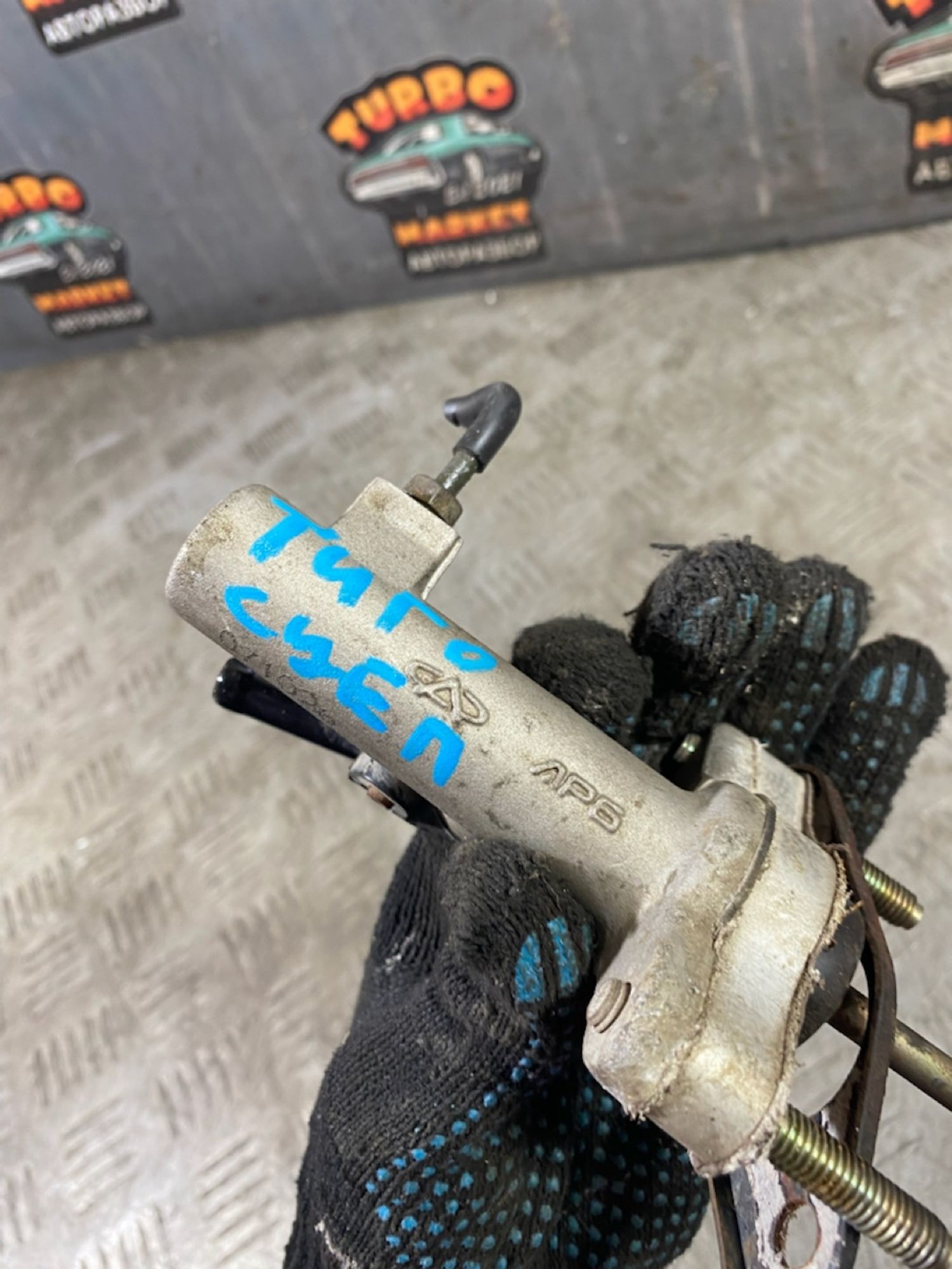 https://ycs.partsauto.market/partsauto-images/thmbs/userImages/7493bedda53ffbba18042670cc6fed05/part/0455a7c6-3cb7-4e39-9e33-33438302d1c0_1725019136874.jpg