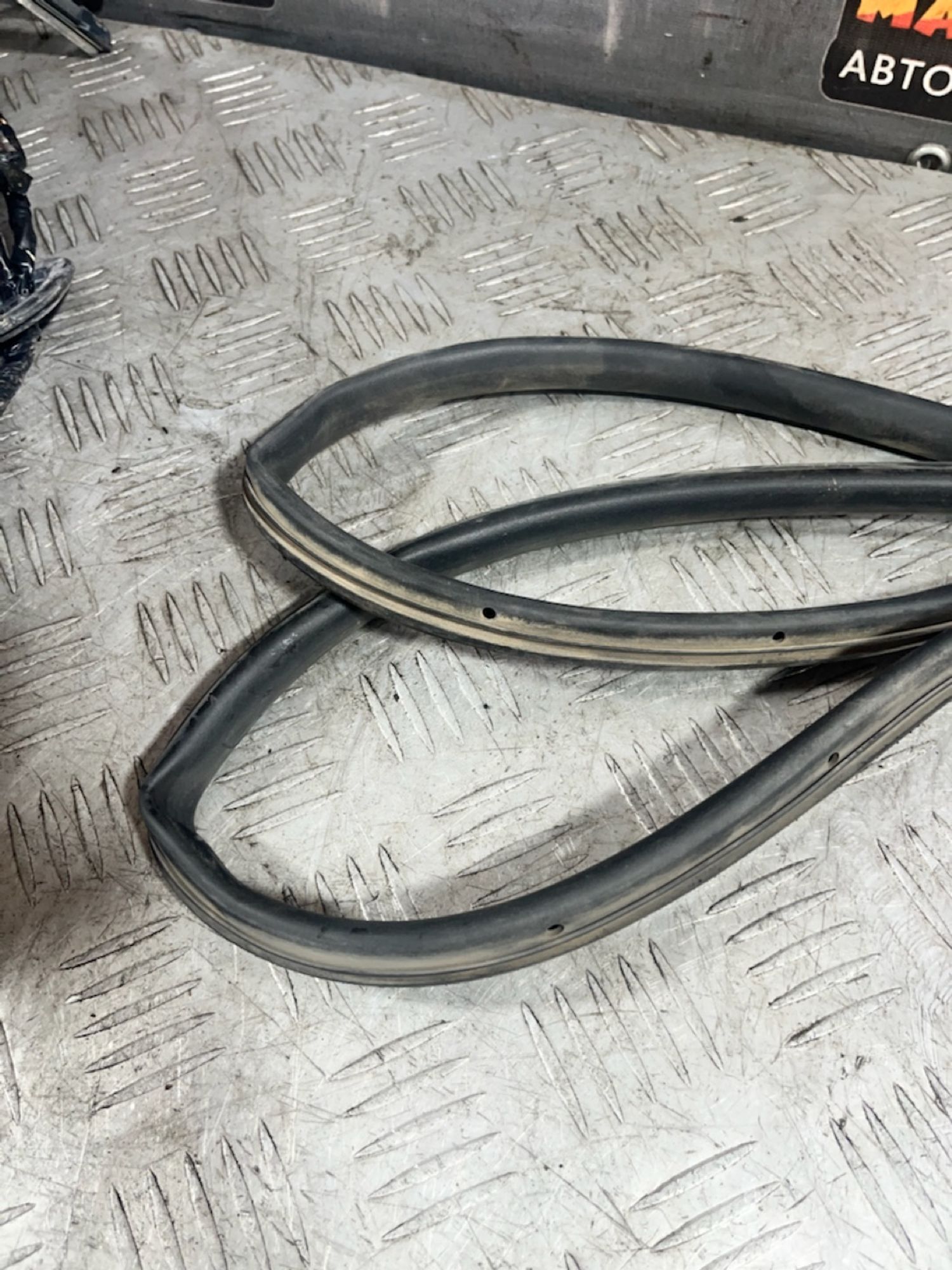https://ycs.partsauto.market/partsauto-images/thmbs/userImages/7493bedda53ffbba18042670cc6fed05/part/06757065-8e2d-477f-936f-c54c80f89f8b_1720702210489.jpg