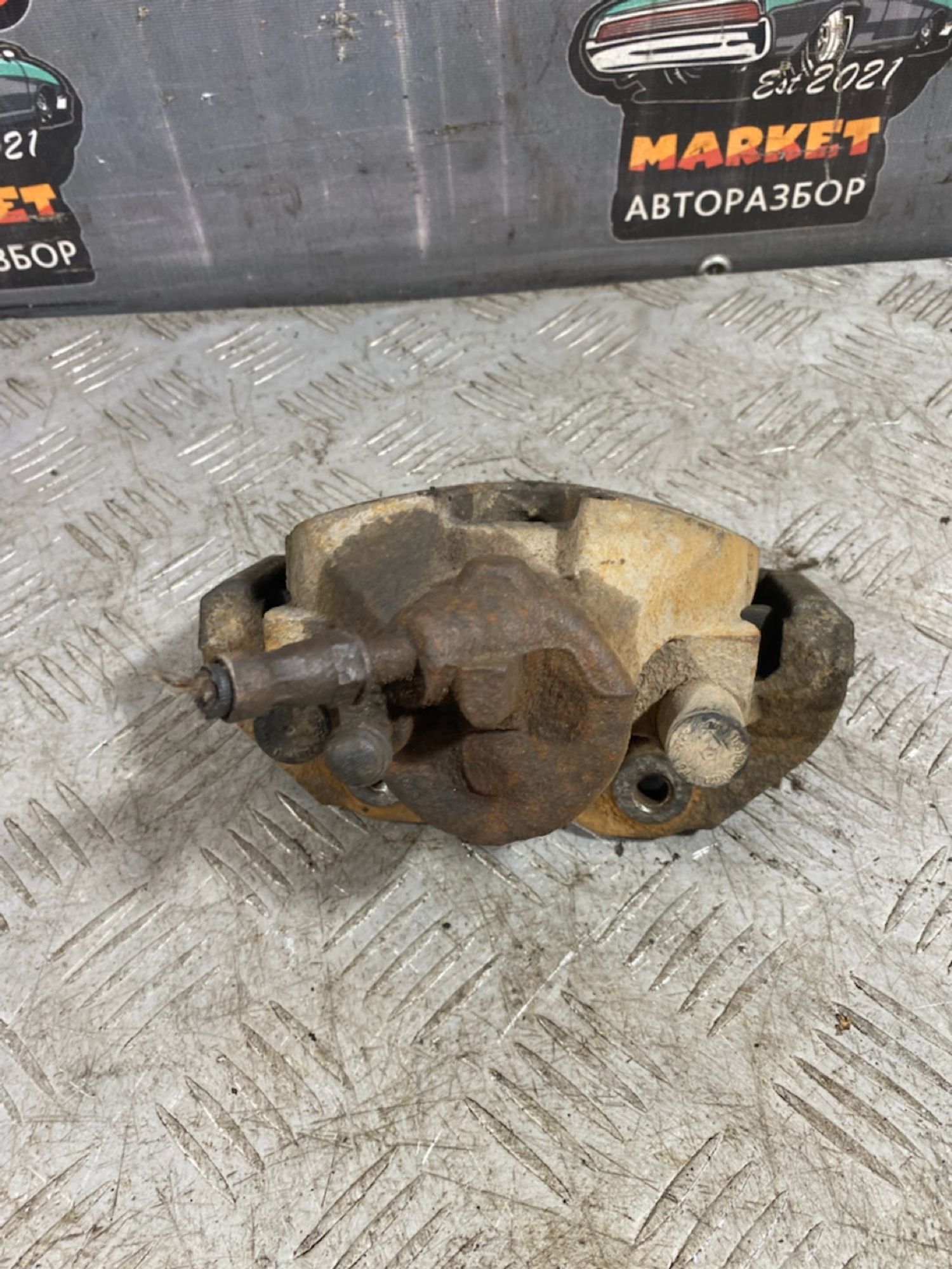 https://ycs.partsauto.market/partsauto-images/thmbs/userImages/7493bedda53ffbba18042670cc6fed05/part/079edef6-6053-4b36-acac-e82bf242e8fc_1720791239850.jpg