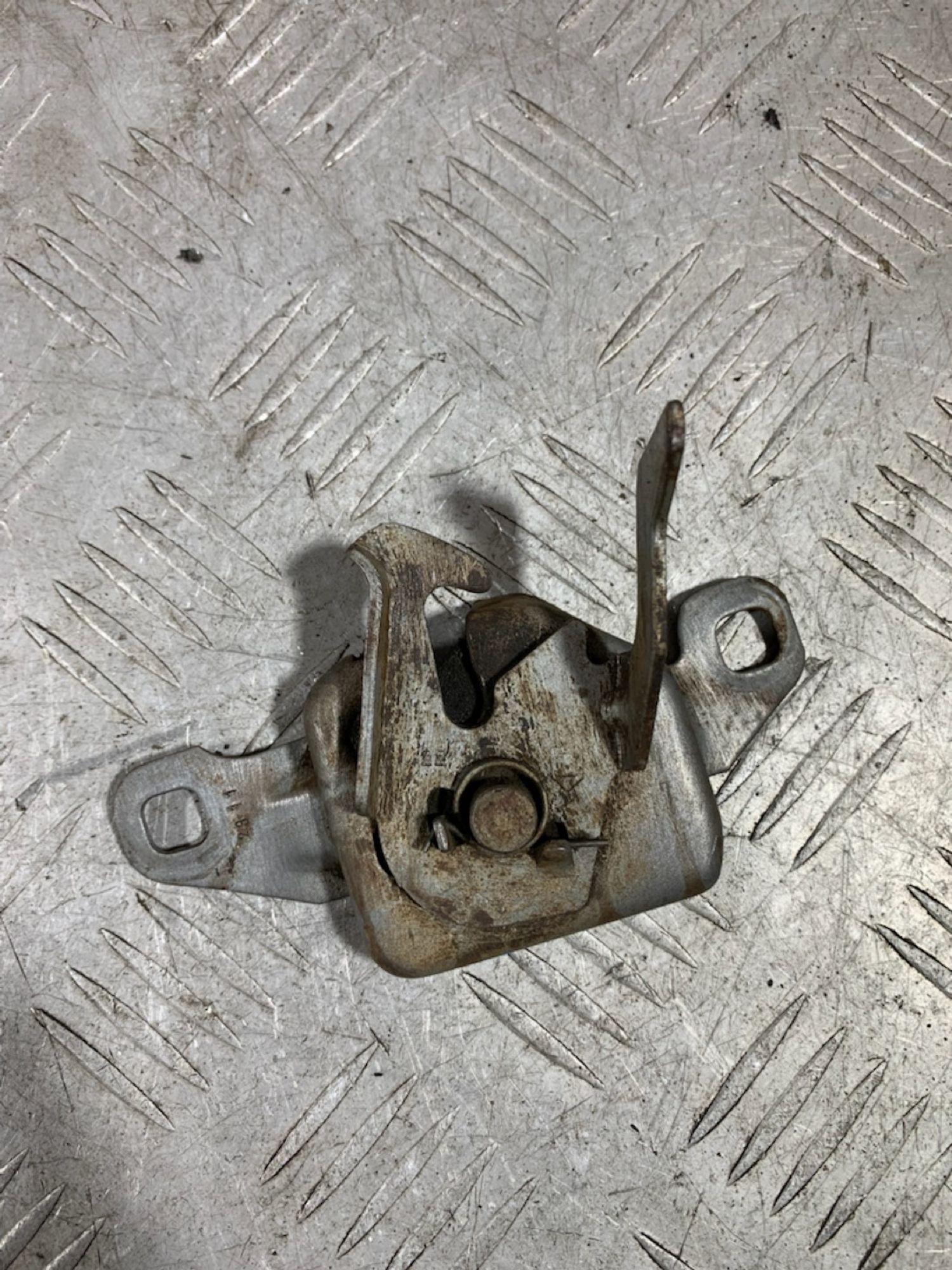 https://ycs.partsauto.market/partsauto-images/thmbs/userImages/7493bedda53ffbba18042670cc6fed05/part/09f0fc1d-50e3-4902-b174-48684270963c_1729240825072.jpg