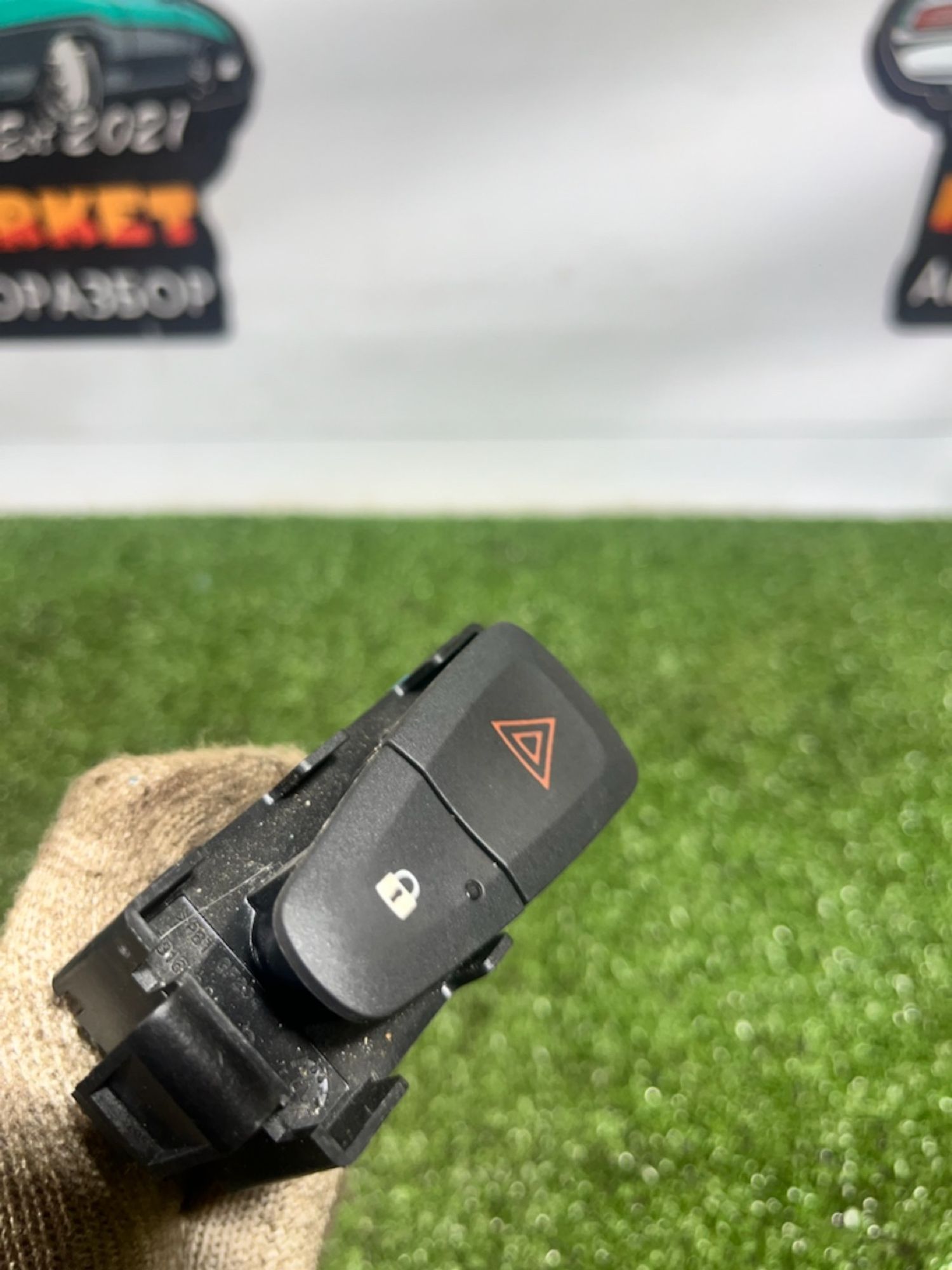 https://ycs.partsauto.market/partsauto-images/thmbs/userImages/7493bedda53ffbba18042670cc6fed05/part/0f113177-df1b-4f30-b43a-59565753c557_1733216943628.jpg