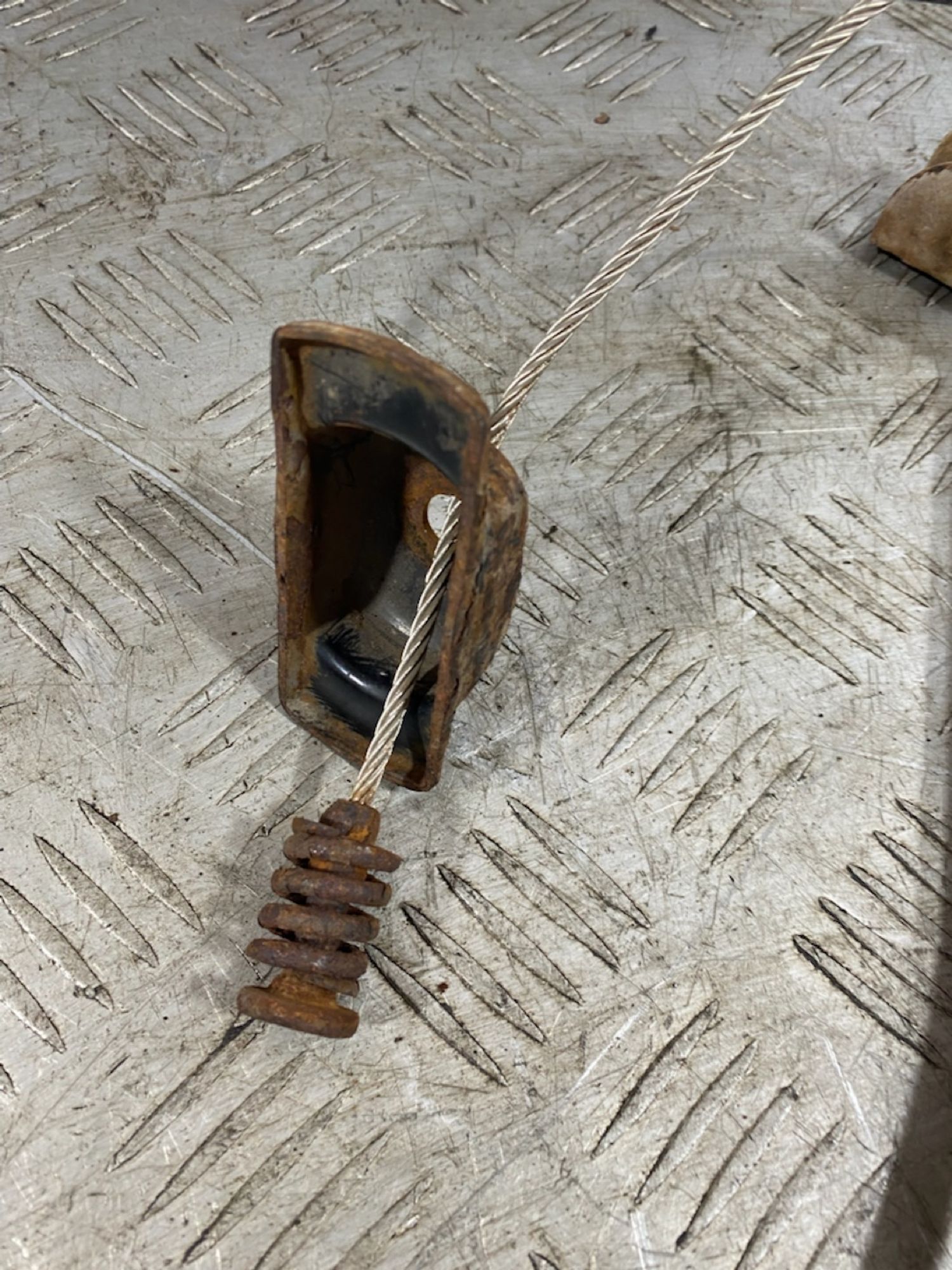 https://ycs.partsauto.market/partsauto-images/thmbs/userImages/7493bedda53ffbba18042670cc6fed05/part/0f3ffb39-f78e-4beb-af20-29ac50da6b11_1722433309830.jpg