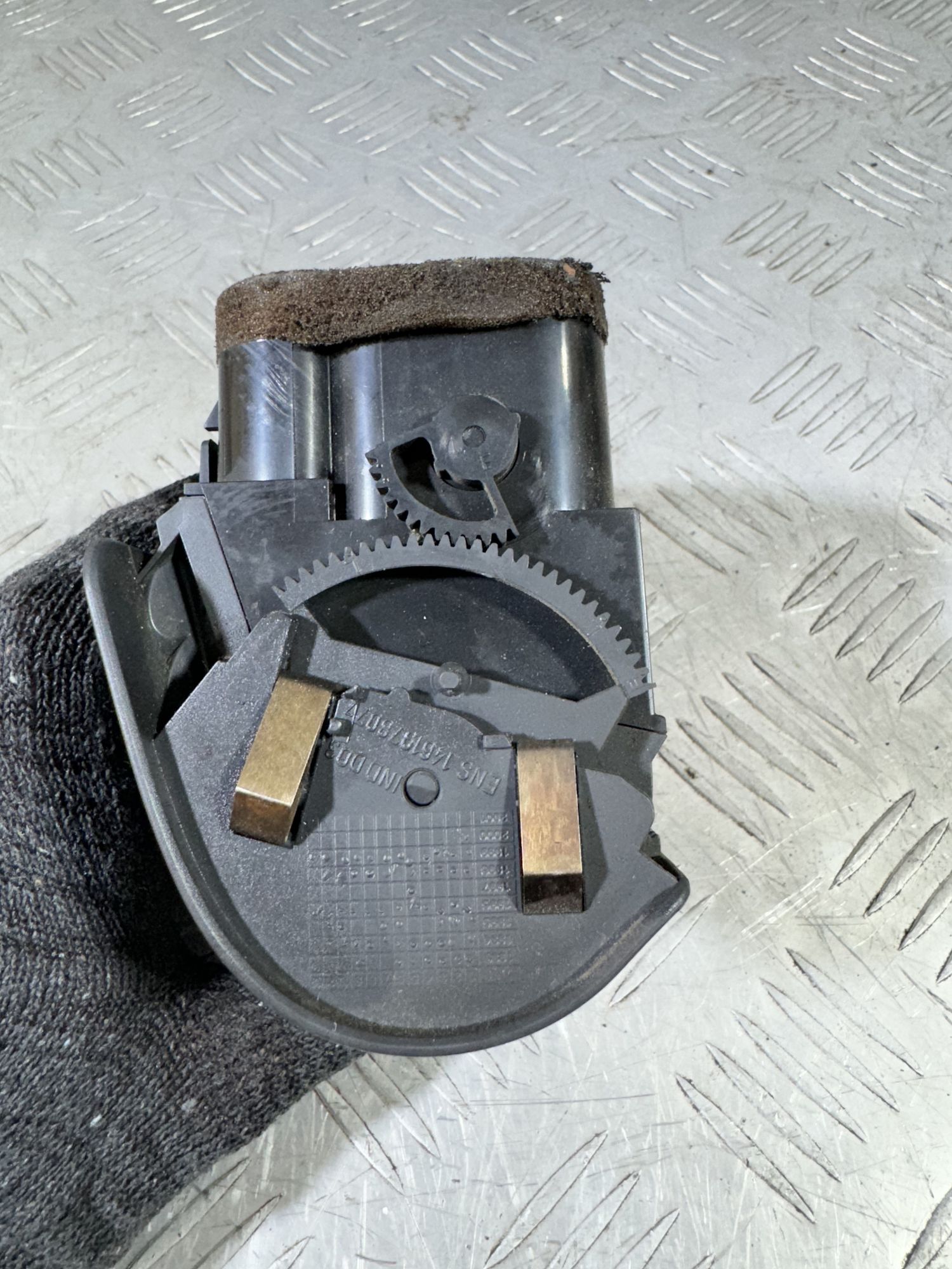 https://ycs.partsauto.market/partsauto-images/thmbs/userImages/7493bedda53ffbba18042670cc6fed05/part/12a4e562-ad7e-4937-83df-546001d93fb7_1718187263025.jpg