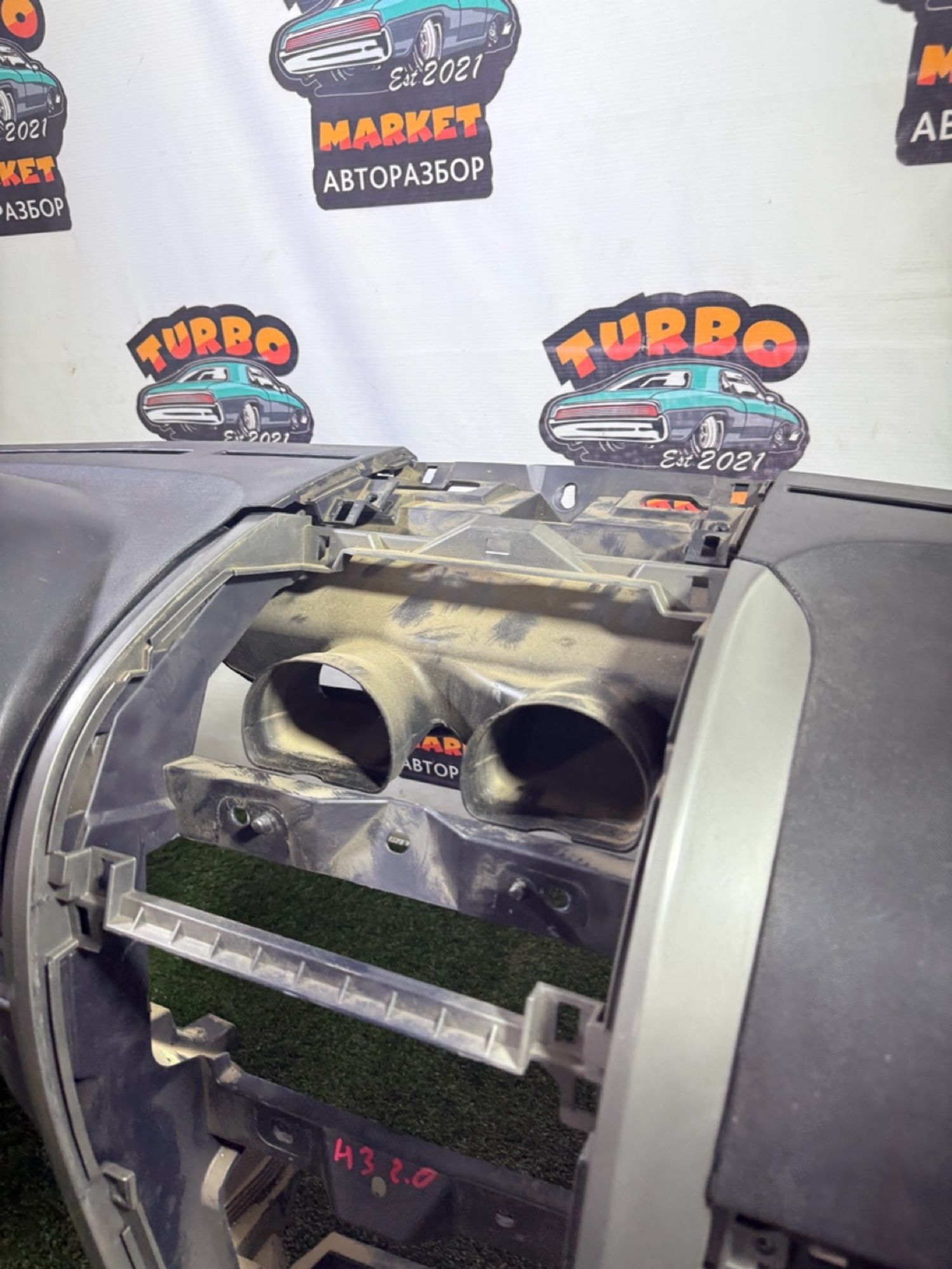 https://ycs.partsauto.market/partsauto-images/thmbs/userImages/7493bedda53ffbba18042670cc6fed05/part/12f66c06-fbdc-468e-9357-6ff3fc44a76b_1748247311358.jpg