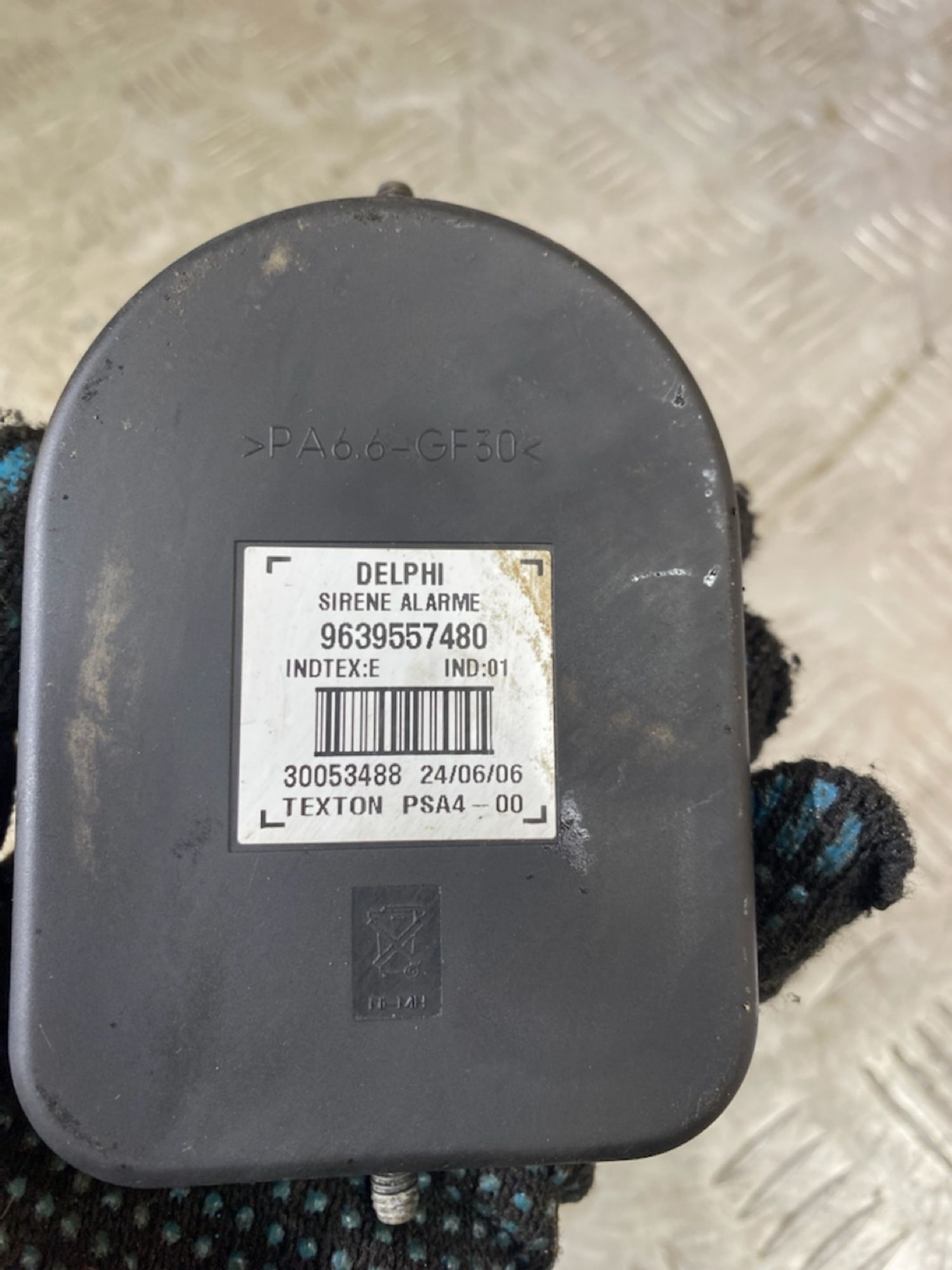 https://ycs.partsauto.market/partsauto-images/thmbs/userImages/7493bedda53ffbba18042670cc6fed05/part/149fa1f7-b5d5-465e-9f23-66781b2de3d8_1721751642374.jpg
