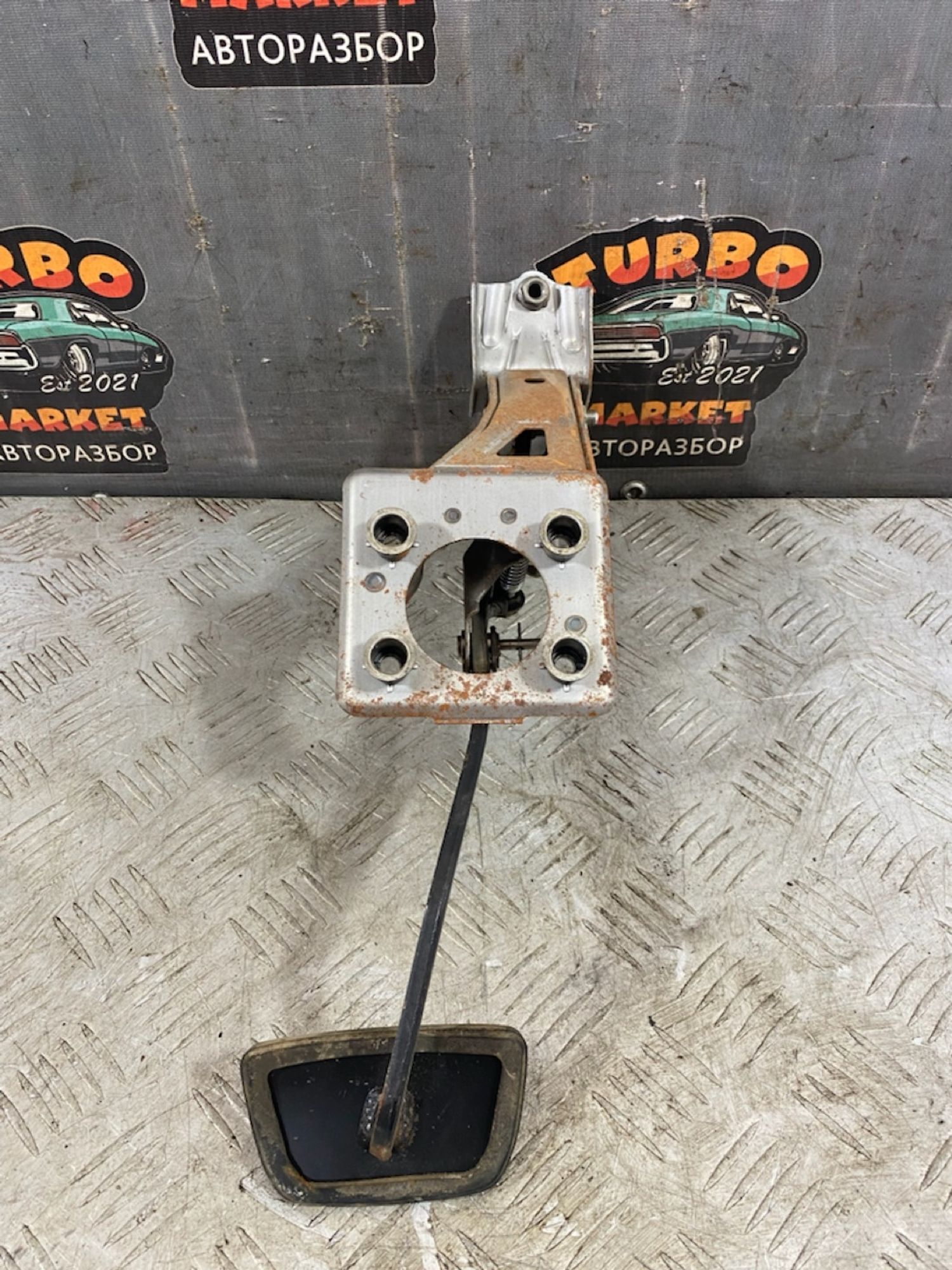 https://ycs.partsauto.market/partsauto-images/thmbs/userImages/7493bedda53ffbba18042670cc6fed05/part/173194d8-e1de-427d-8fa9-eee738ff4189_1722263876207.jpg