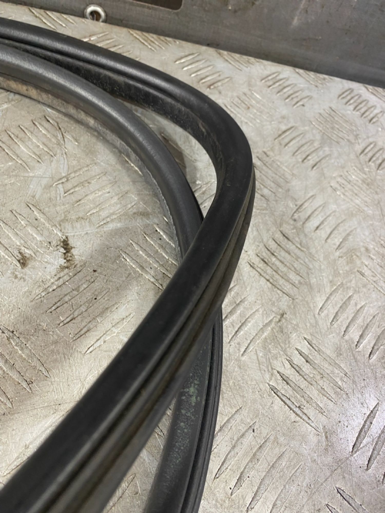 https://ycs.partsauto.market/partsauto-images/thmbs/userImages/7493bedda53ffbba18042670cc6fed05/part/18803a14-e28d-493b-8ee6-adcb5ece2097_1721827406551.jpg