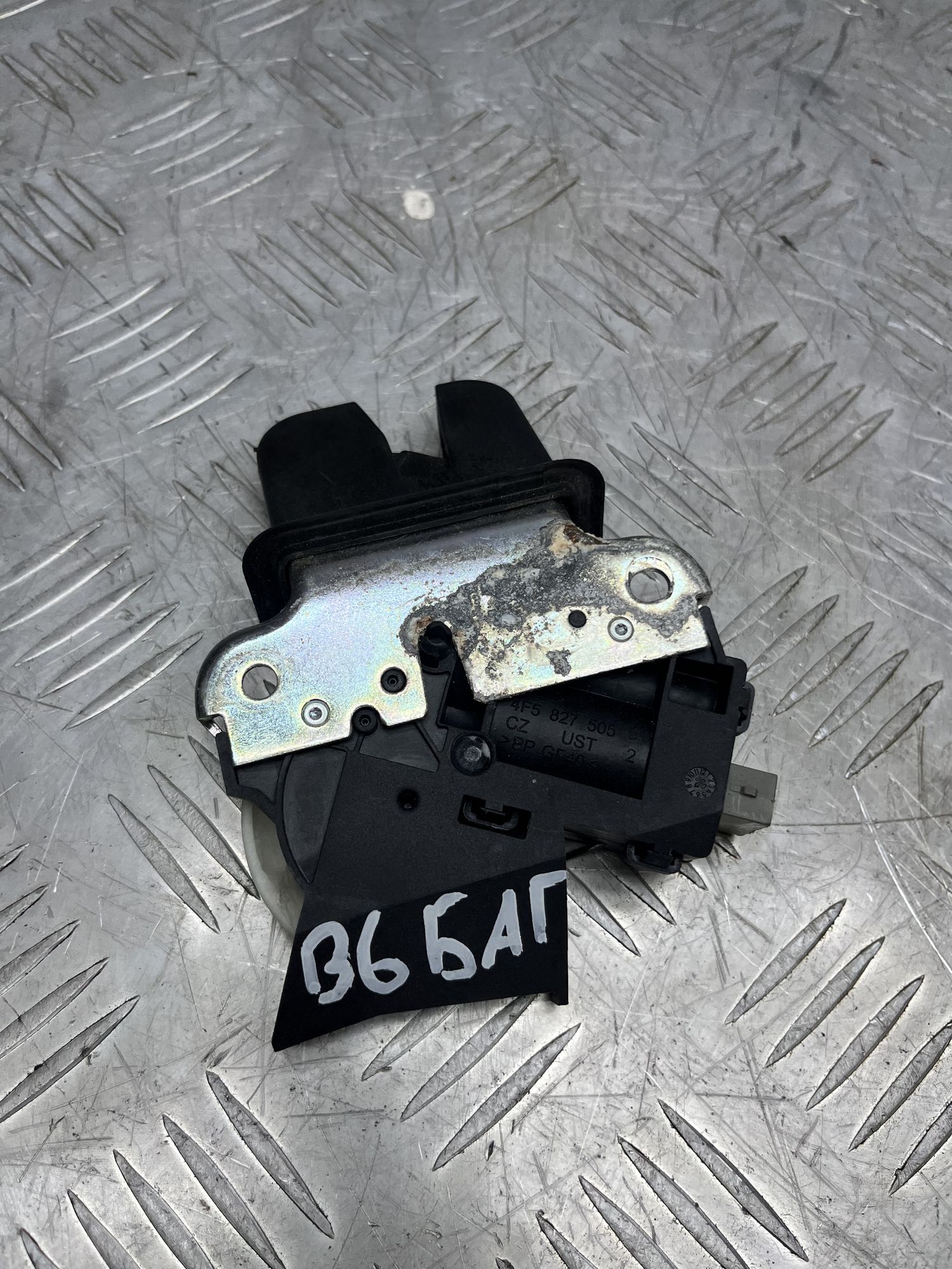 https://ycs.partsauto.market/partsauto-images/thmbs/userImages/7493bedda53ffbba18042670cc6fed05/part/1881b308-aece-4db9-8b5e-61c5eee917ce_1717667207957.jpg