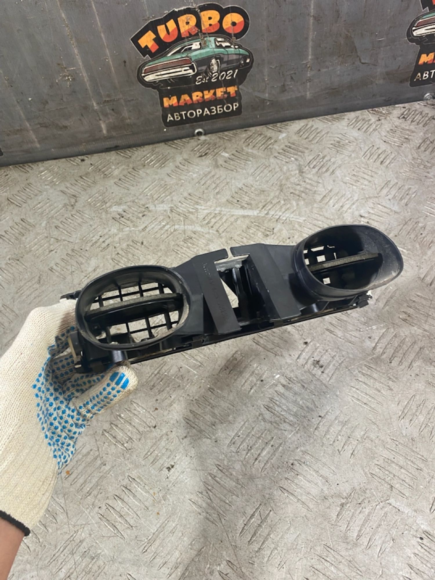 https://ycs.partsauto.market/partsauto-images/thmbs/userImages/7493bedda53ffbba18042670cc6fed05/part/196d8a40-e15d-41df-a10e-f5eab154cb25_1726223909452.jpg