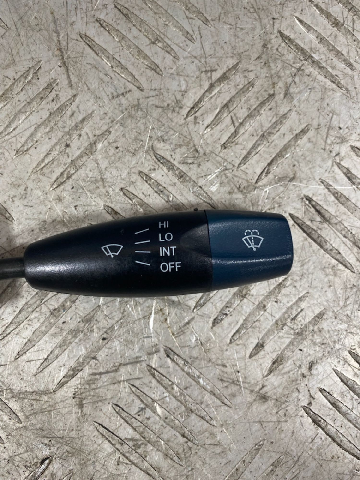 https://ycs.partsauto.market/partsauto-images/thmbs/userImages/7493bedda53ffbba18042670cc6fed05/part/1a016e65-4e8a-4b85-a8e7-f03ca86391a2_1721663923106.jpg