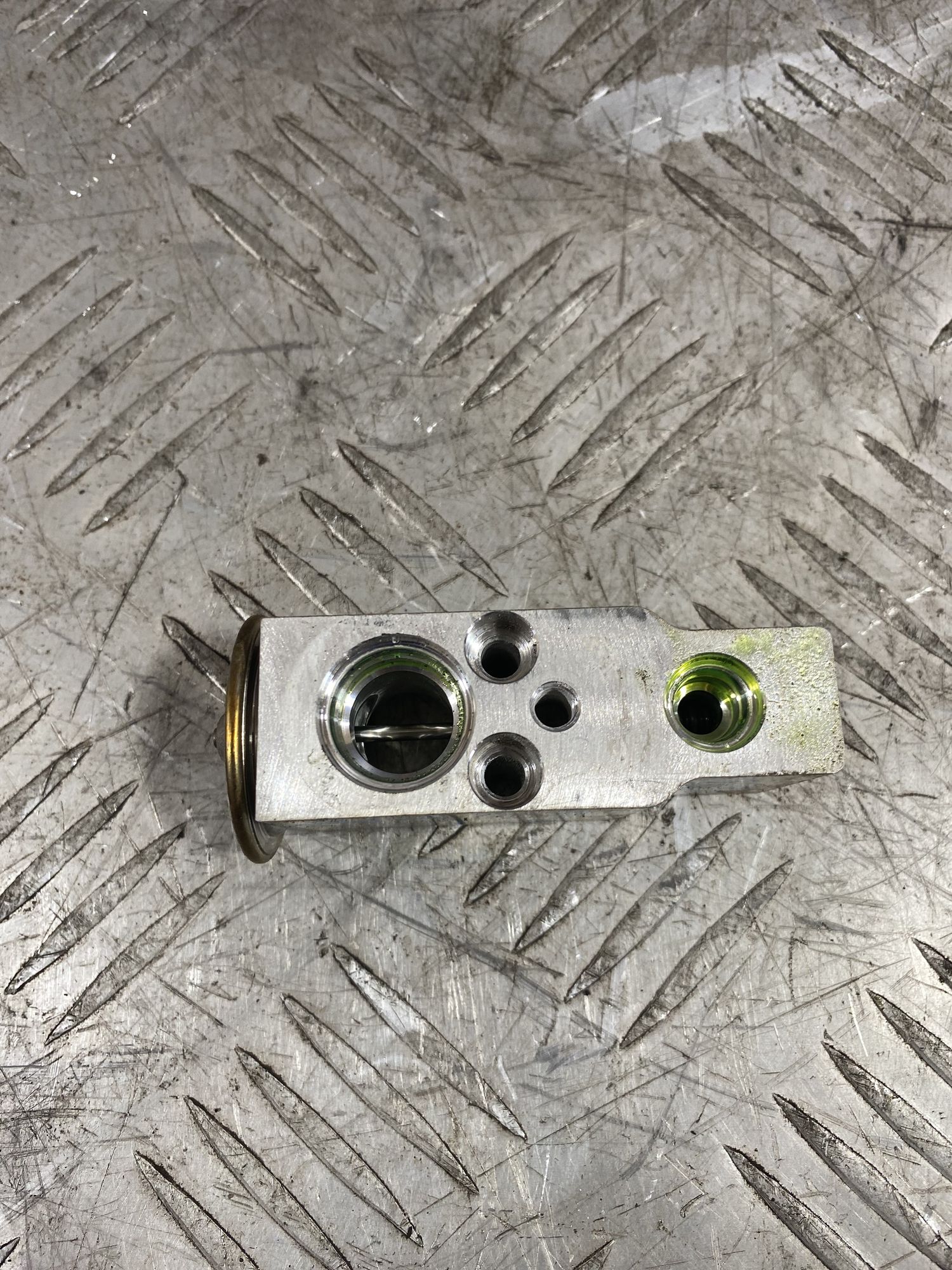 https://ycs.partsauto.market/partsauto-images/thmbs/userImages/7493bedda53ffbba18042670cc6fed05/part/1a48fa4f-fba5-4b44-9211-805fa33ef760_1720445025767.jpg