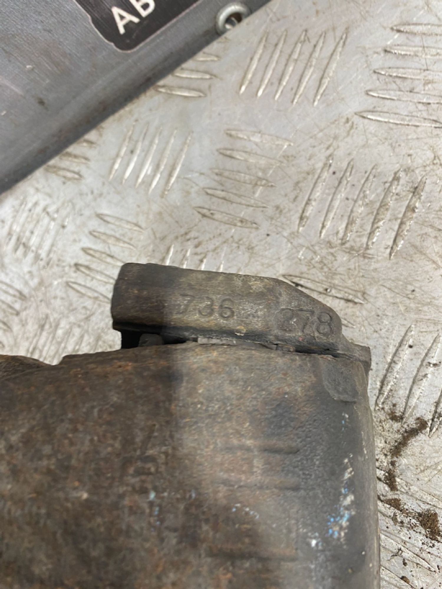 https://ycs.partsauto.market/partsauto-images/thmbs/userImages/7493bedda53ffbba18042670cc6fed05/part/1a49dfee-bc79-43ea-a8c7-fc31b20985d9_1720791242240.jpg