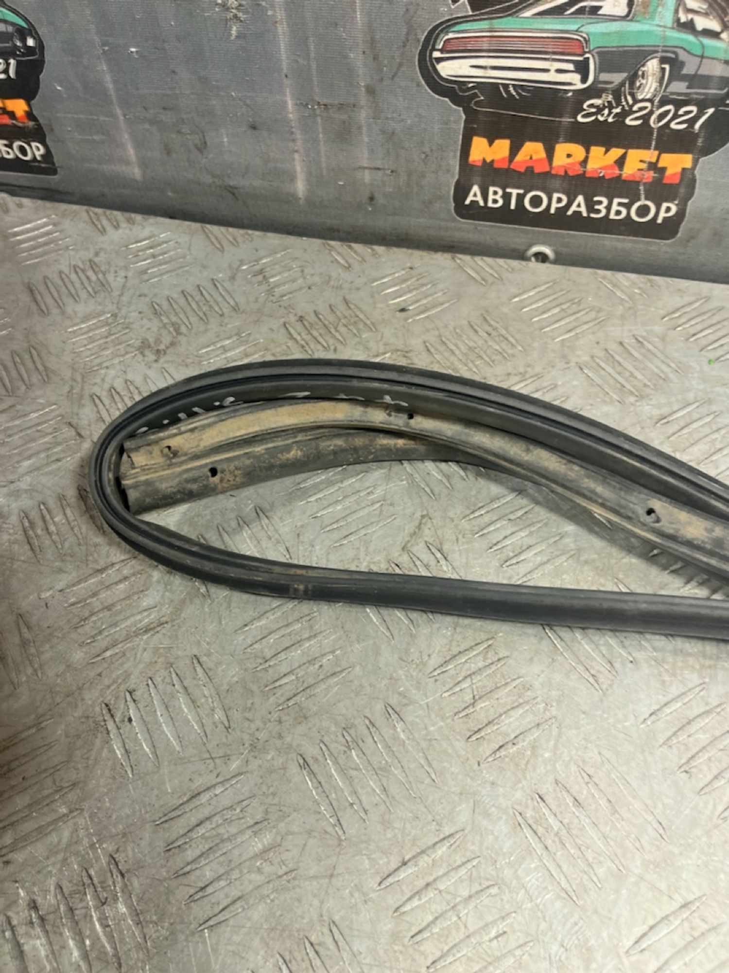https://ycs.partsauto.market/partsauto-images/thmbs/userImages/7493bedda53ffbba18042670cc6fed05/part/1a69b604-3884-4a46-a6cf-3f9db270cae2_1720702216062.jpg