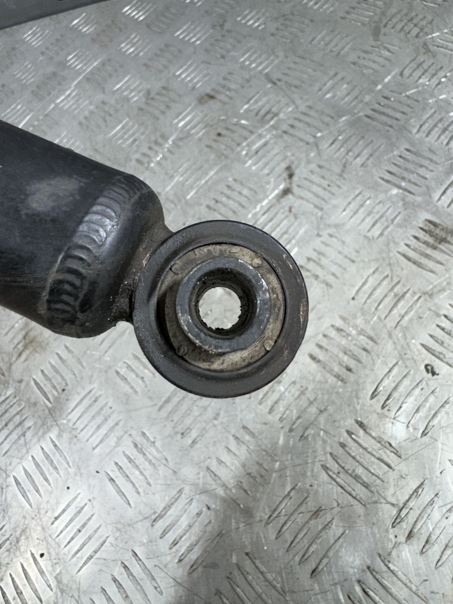 https://ycs.partsauto.market/partsauto-images/thmbs/userImages/7493bedda53ffbba18042670cc6fed05/part/1a8d7a51-3678-4e10-9239-82cab917e16d_1718199762723.jpg