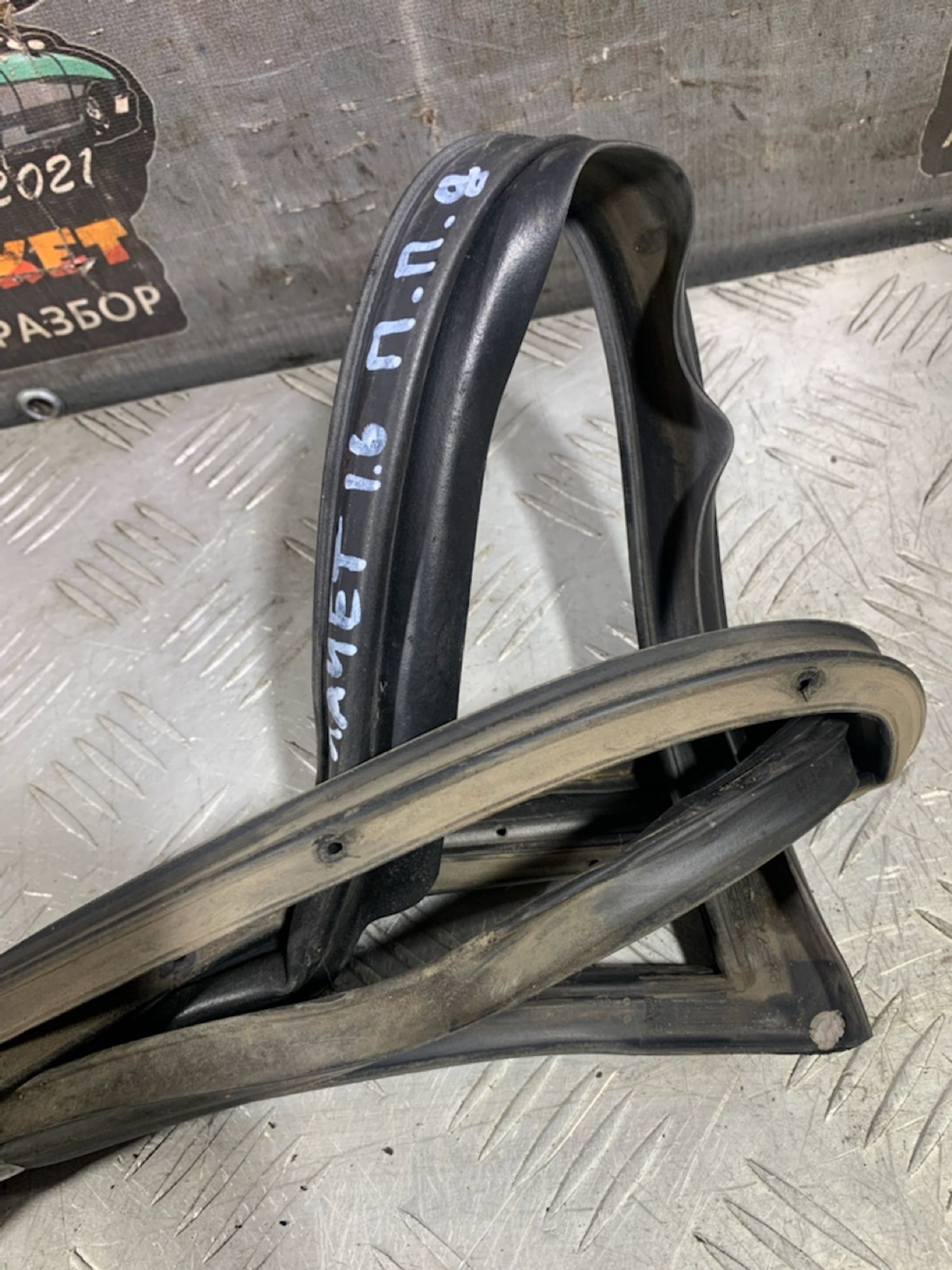 https://ycs.partsauto.market/partsauto-images/thmbs/userImages/7493bedda53ffbba18042670cc6fed05/part/1aa7a557-b240-46ea-8813-2595e44a9d84_1729513500169.jpg