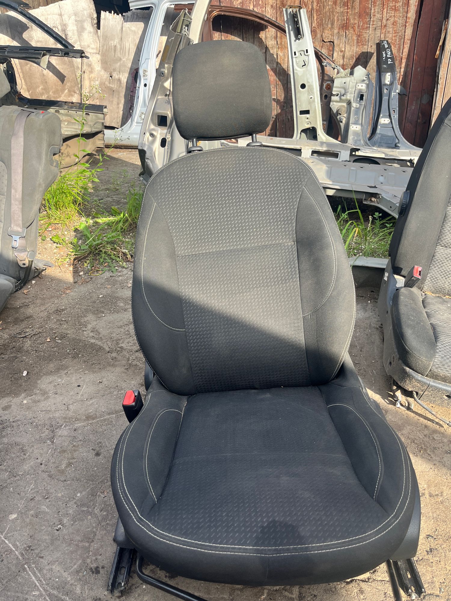 https://ycs.partsauto.market/partsauto-images/thmbs/userImages/7493bedda53ffbba18042670cc6fed05/part/1c574b47-d9a8-498f-94fd-1d5496099781_1719500826914.jpg