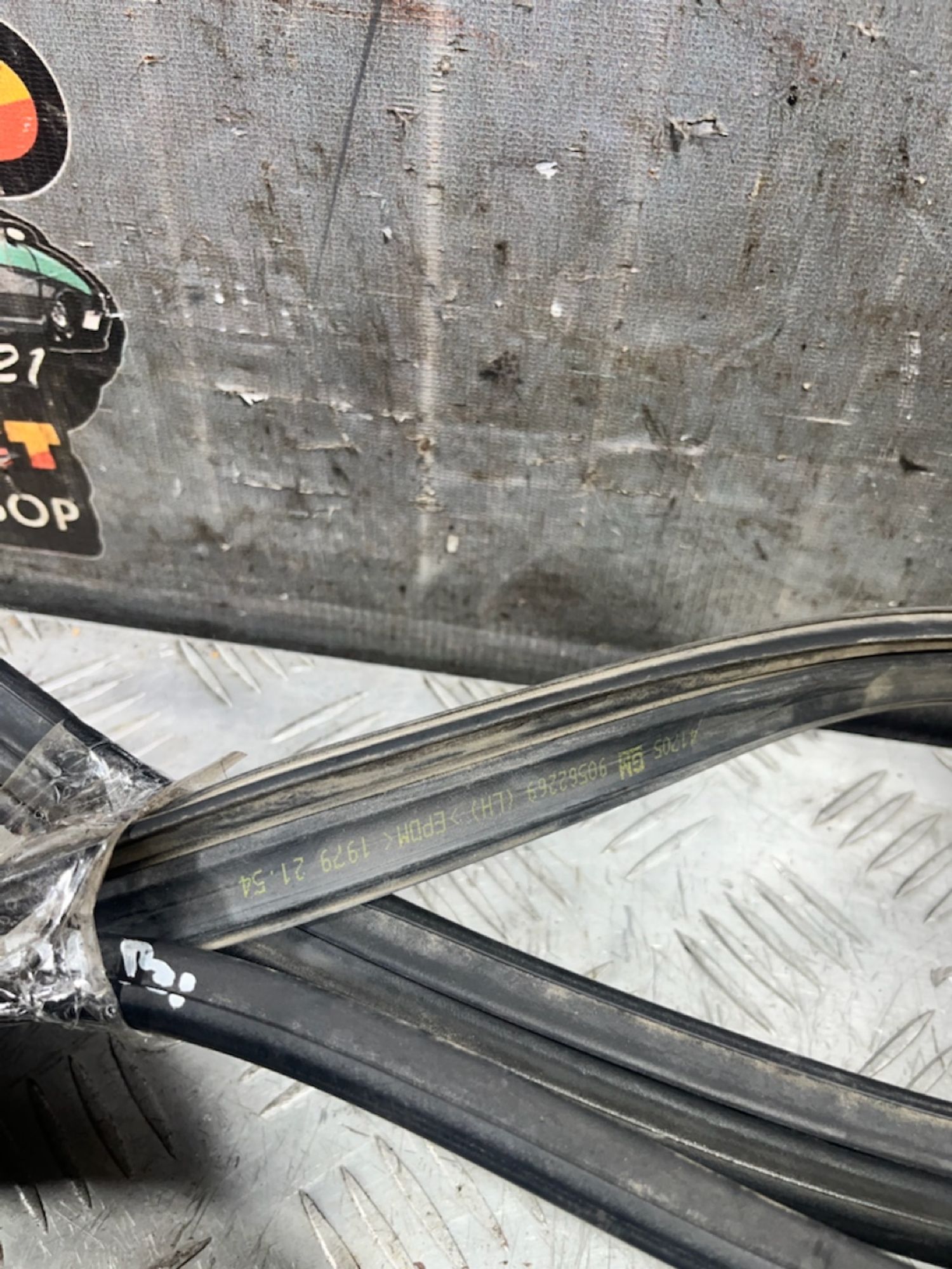 https://ycs.partsauto.market/partsauto-images/thmbs/userImages/7493bedda53ffbba18042670cc6fed05/part/1d32c7f0-70e0-4147-812a-ca6939438646_1729857688276.jpg