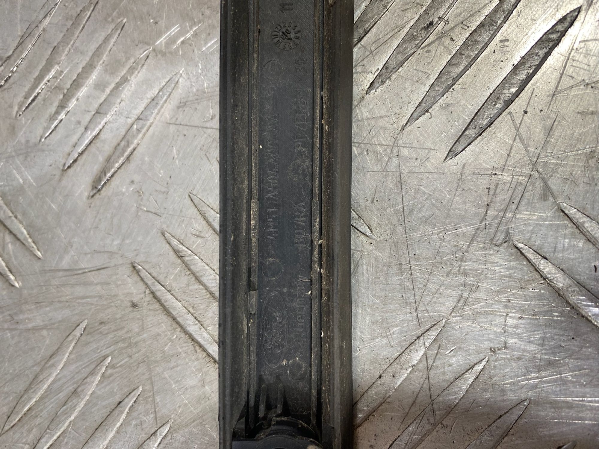 https://ycs.partsauto.market/partsauto-images/thmbs/userImages/7493bedda53ffbba18042670cc6fed05/part/1e9e9674-587f-4f5f-b79e-e6d165b53f3c_1721141303027.jpg