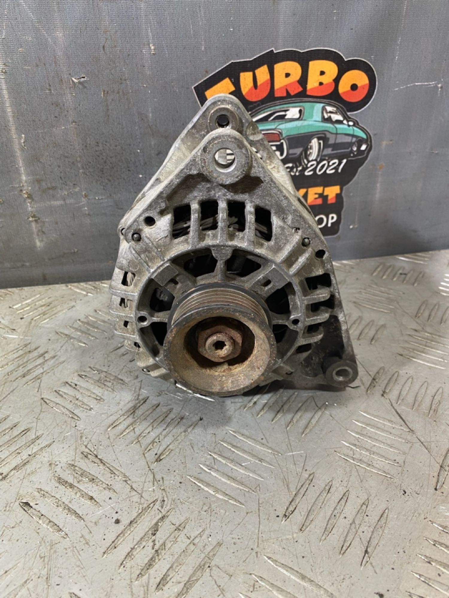 https://ycs.partsauto.market/partsauto-images/thmbs/userImages/7493bedda53ffbba18042670cc6fed05/part/2004bd6e-0d88-4c98-ae93-9d2df39d34e4_1721415558199.jpg