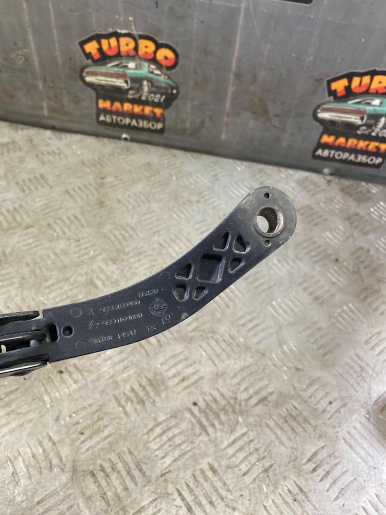 https://ycs.partsauto.market/partsauto-images/thmbs/userImages/7493bedda53ffbba18042670cc6fed05/part/202ae78f-d559-442e-9345-029a57643a5f_1723124630588.jpg