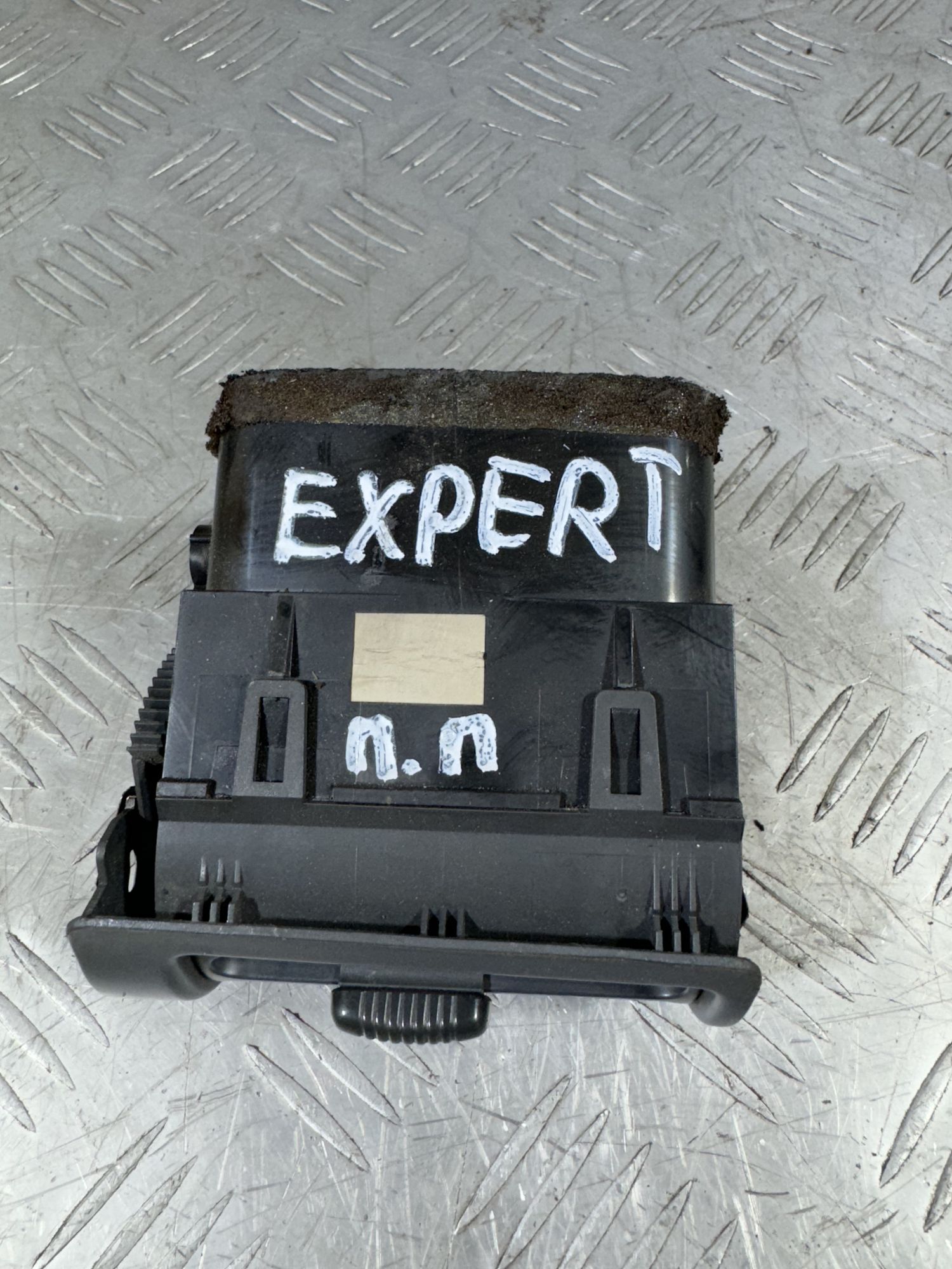 https://ycs.partsauto.market/partsauto-images/thmbs/userImages/7493bedda53ffbba18042670cc6fed05/part/21bde411-e07b-4fe2-9005-8a47b73f70bb_1718187260223.jpg