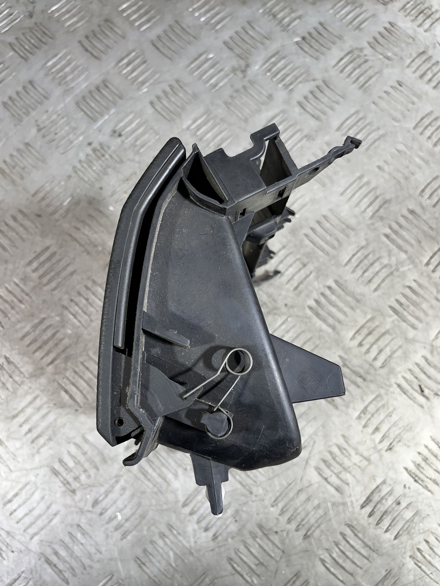 https://ycs.partsauto.market/partsauto-images/thmbs/userImages/7493bedda53ffbba18042670cc6fed05/part/222899e4-936d-4cd4-b6a2-f4bb0c029bf0_1719924369236.jpg