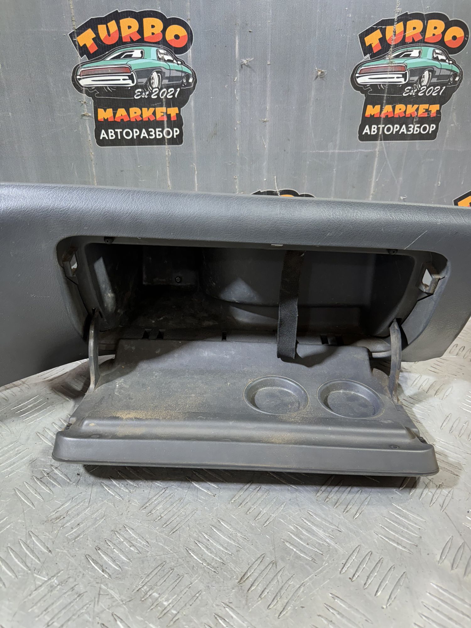 https://ycs.partsauto.market/partsauto-images/thmbs/userImages/7493bedda53ffbba18042670cc6fed05/part/2409cf8e-3cbd-443d-a5e1-bfc3fb4359da_1718193656011.jpg